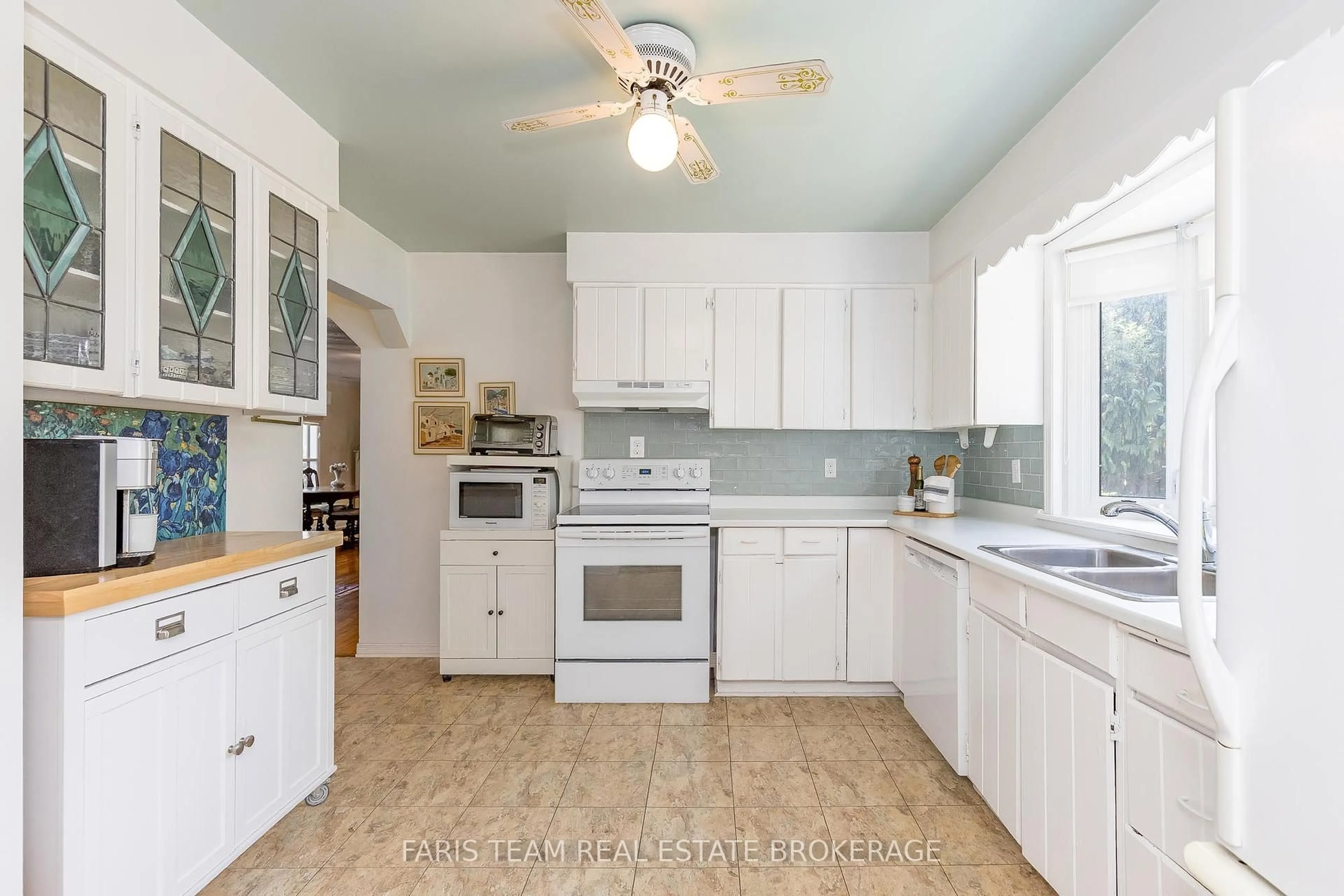 Standard kitchen, unknown for 302 Sunnidale Rd, Barrie Ontario L4N 5P2