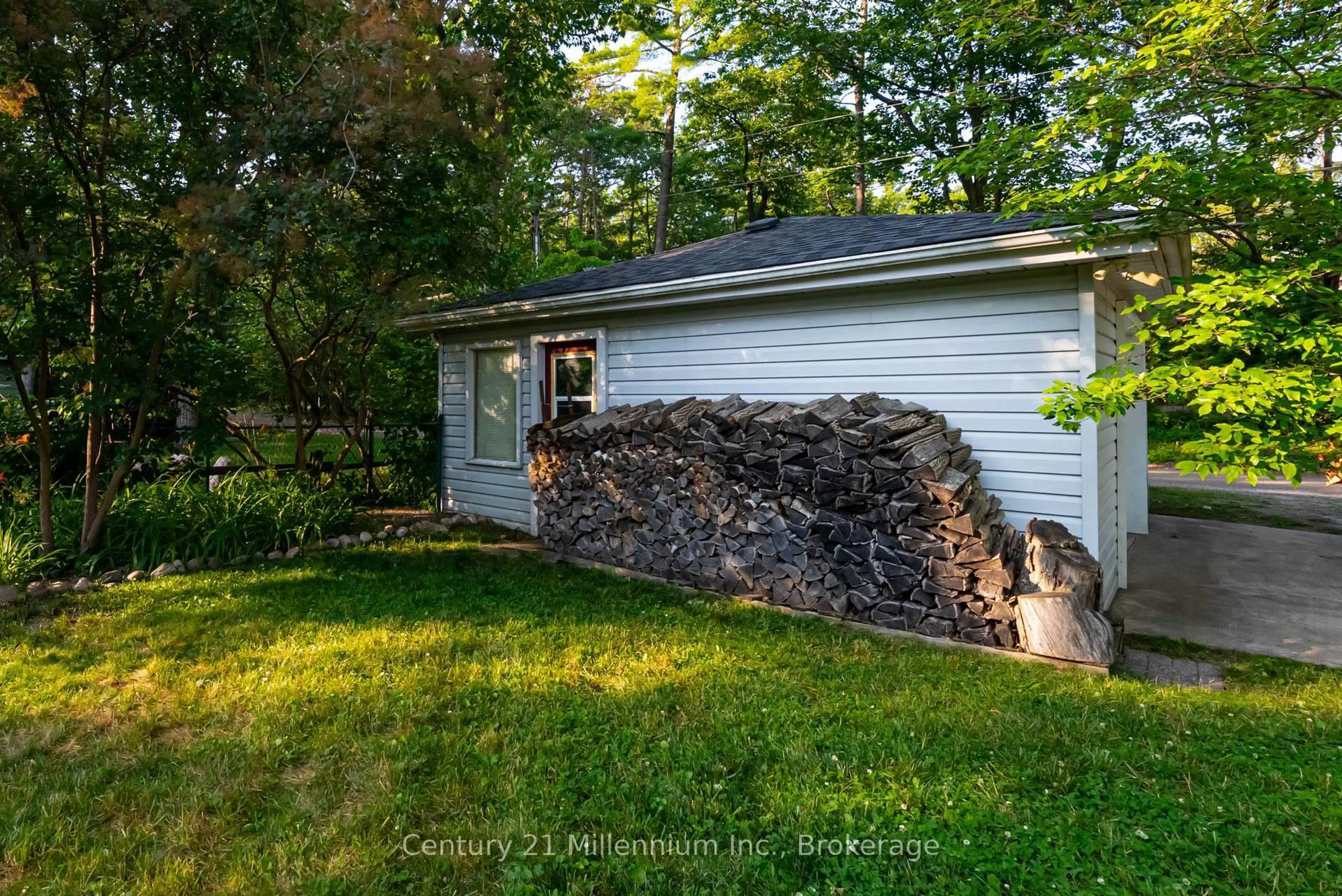 Unknown for 8 Willow Dr, Tiny Ontario L0L 1P1