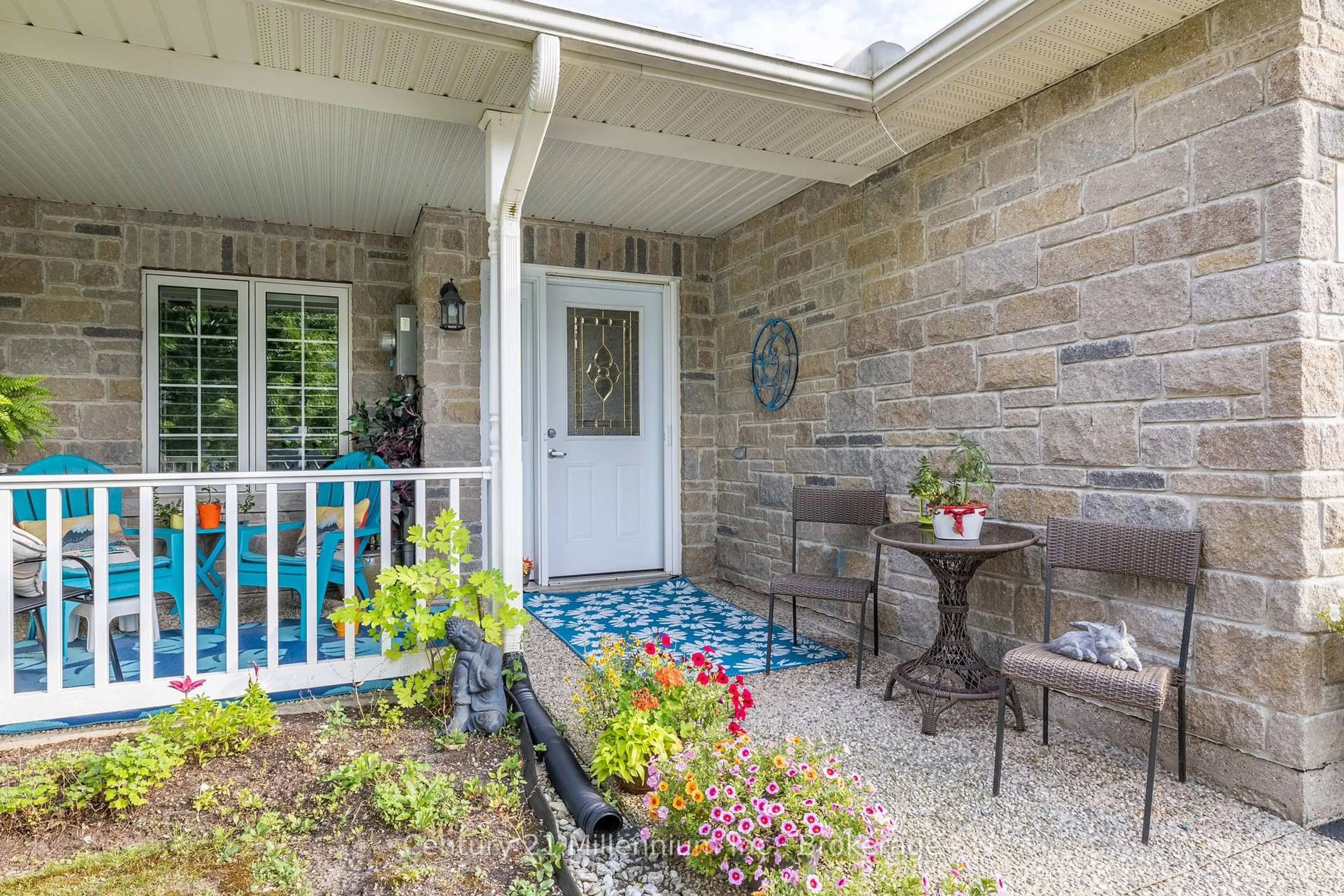 Patio, street for 9 Garden Grove Cres, Wasaga Beach Ontario L9Z 0E6