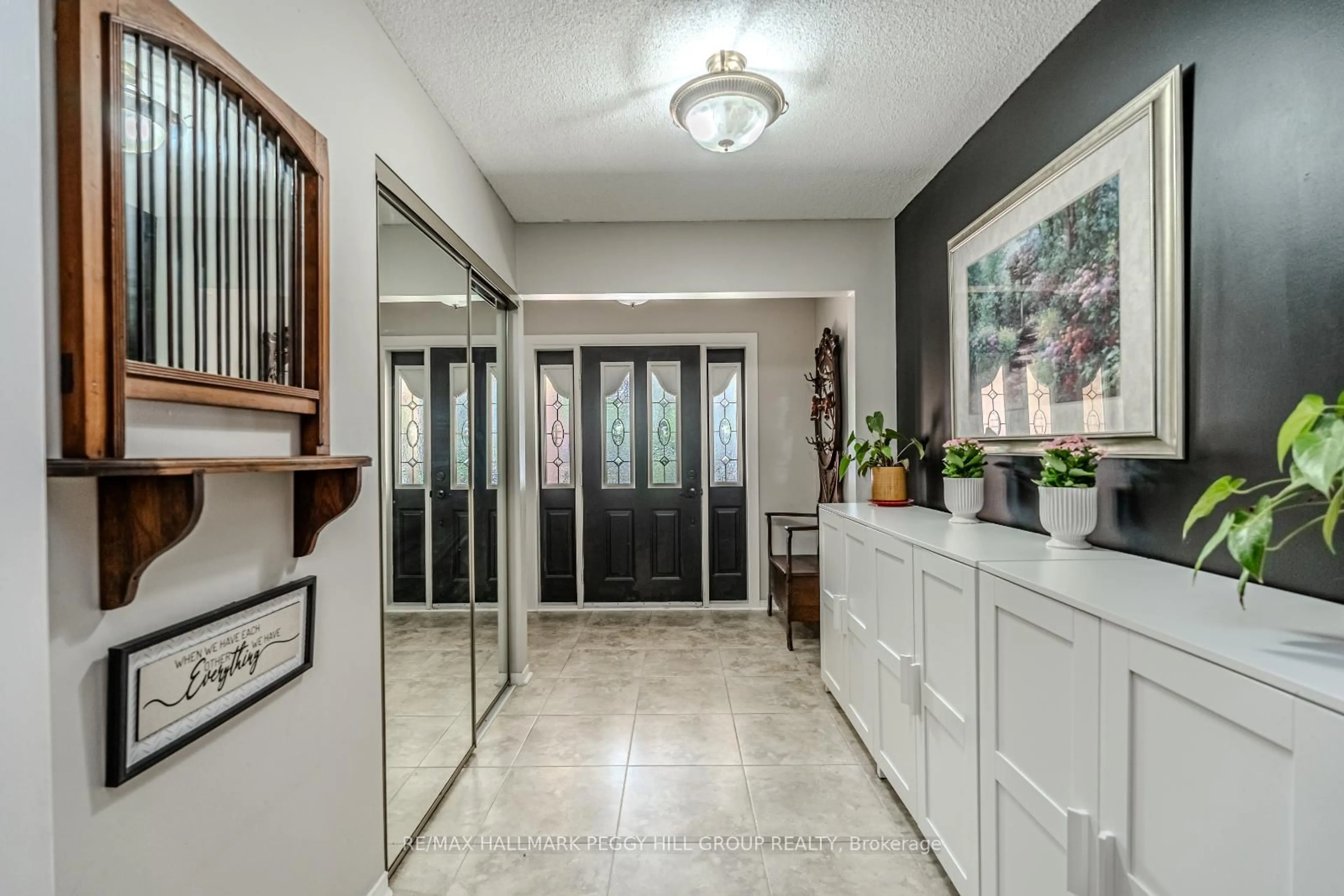 Indoor foyer for 8 River Ridge Rd, Barrie Ontario L4N 7G3