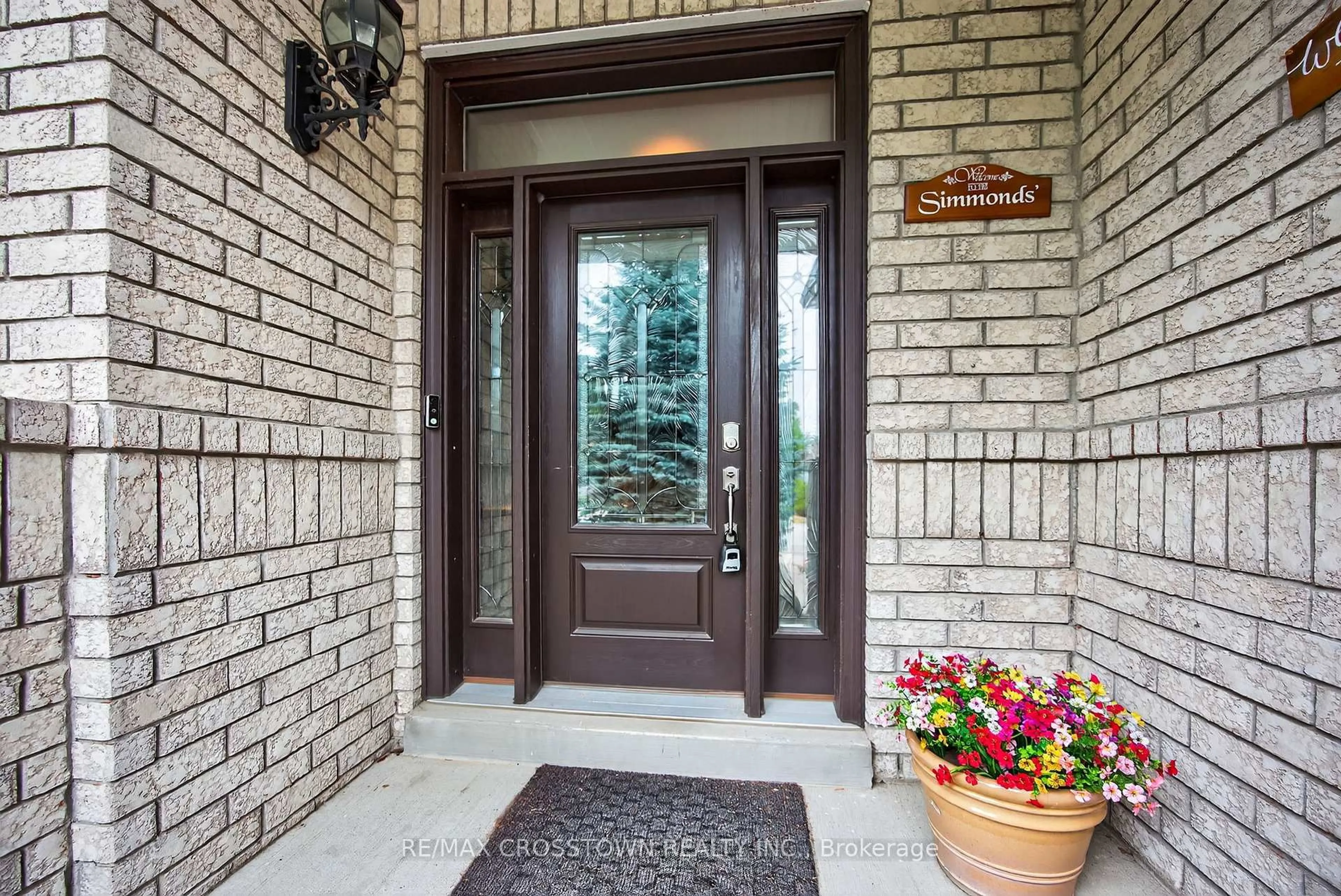 Indoor entryway for 11 NORTHWOOD Dr, Wasaga Beach Ontario L9Z 3B5