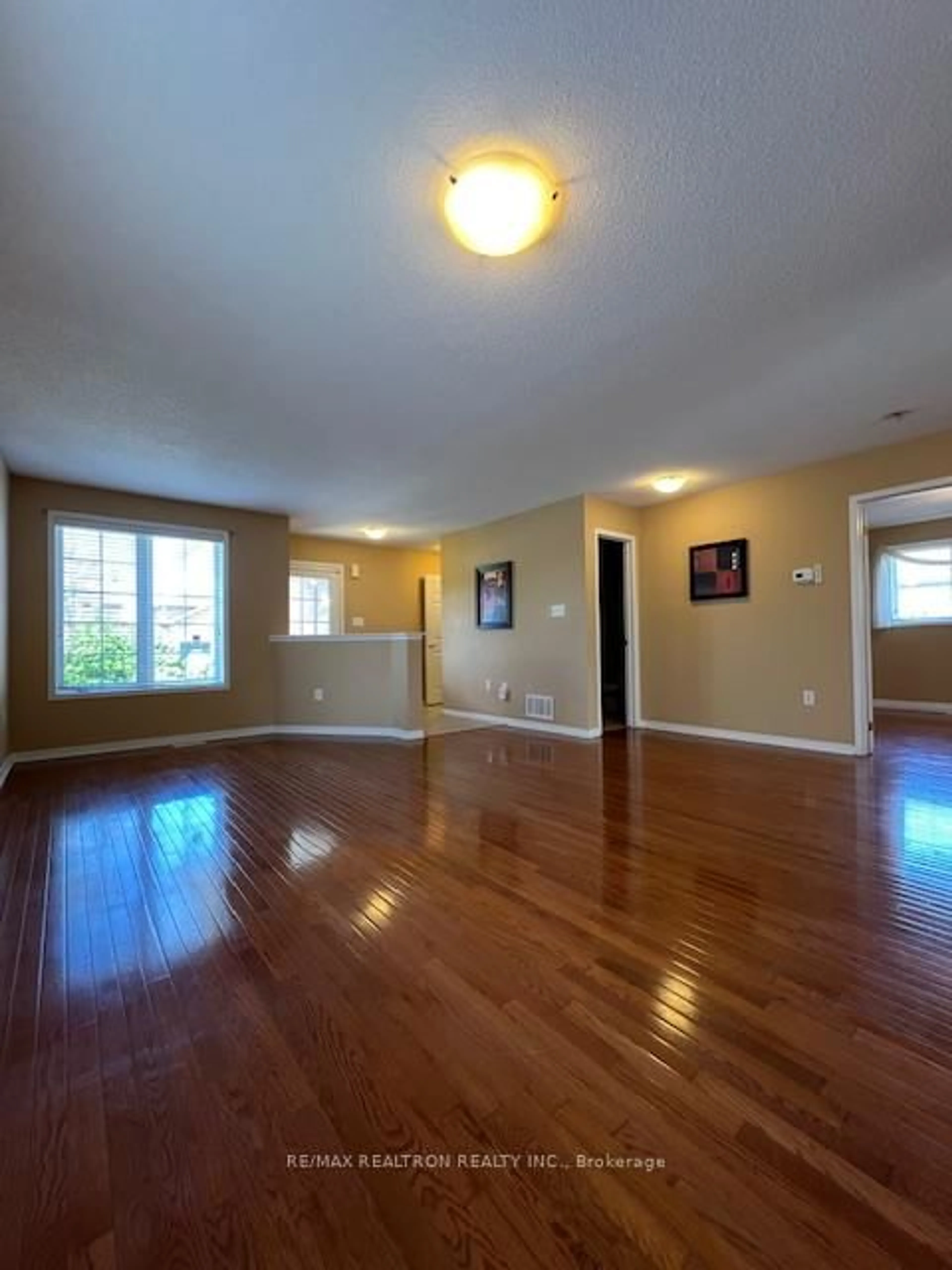 A pic of a room for 13 Commonwealth Rd, Barrie Ontario L4M 7J6