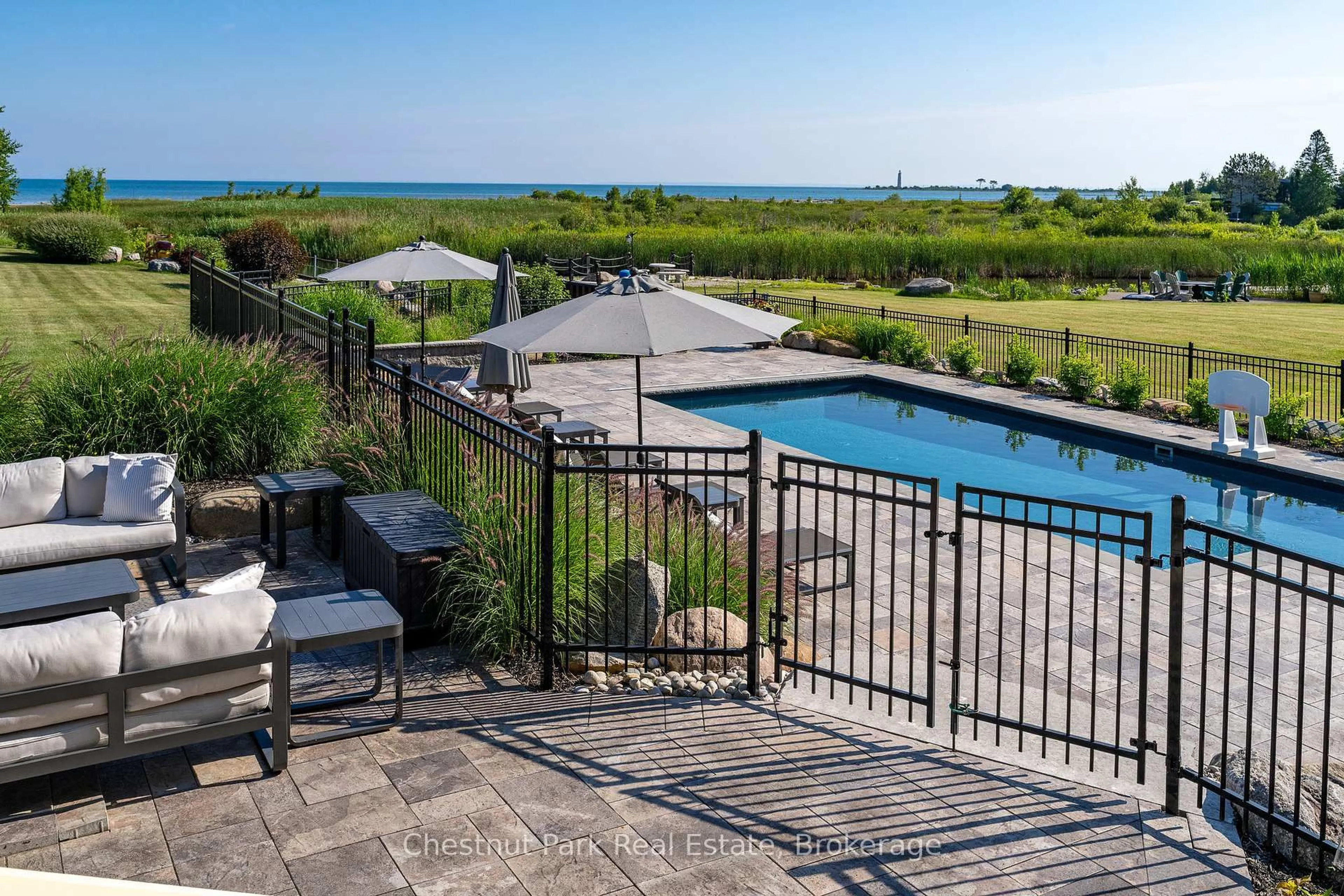 Patio, water/lake/river/ocean view for 176 Bartlett Blvd, Collingwood Ontario L9Y 5C9