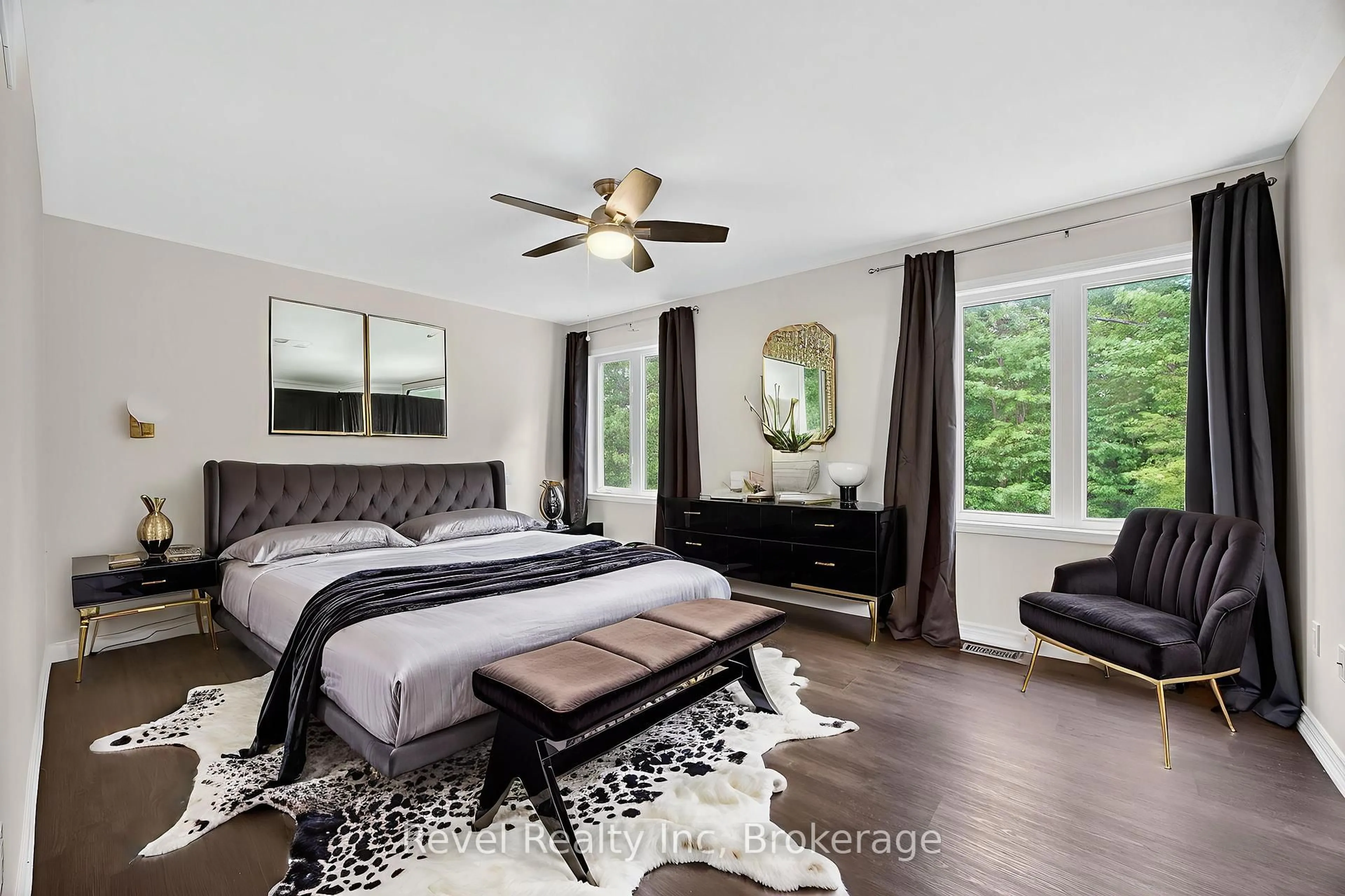 Bedroom with bed, unknown for 66 Christy Dr, Wasaga Beach Ontario L9Z 0E5