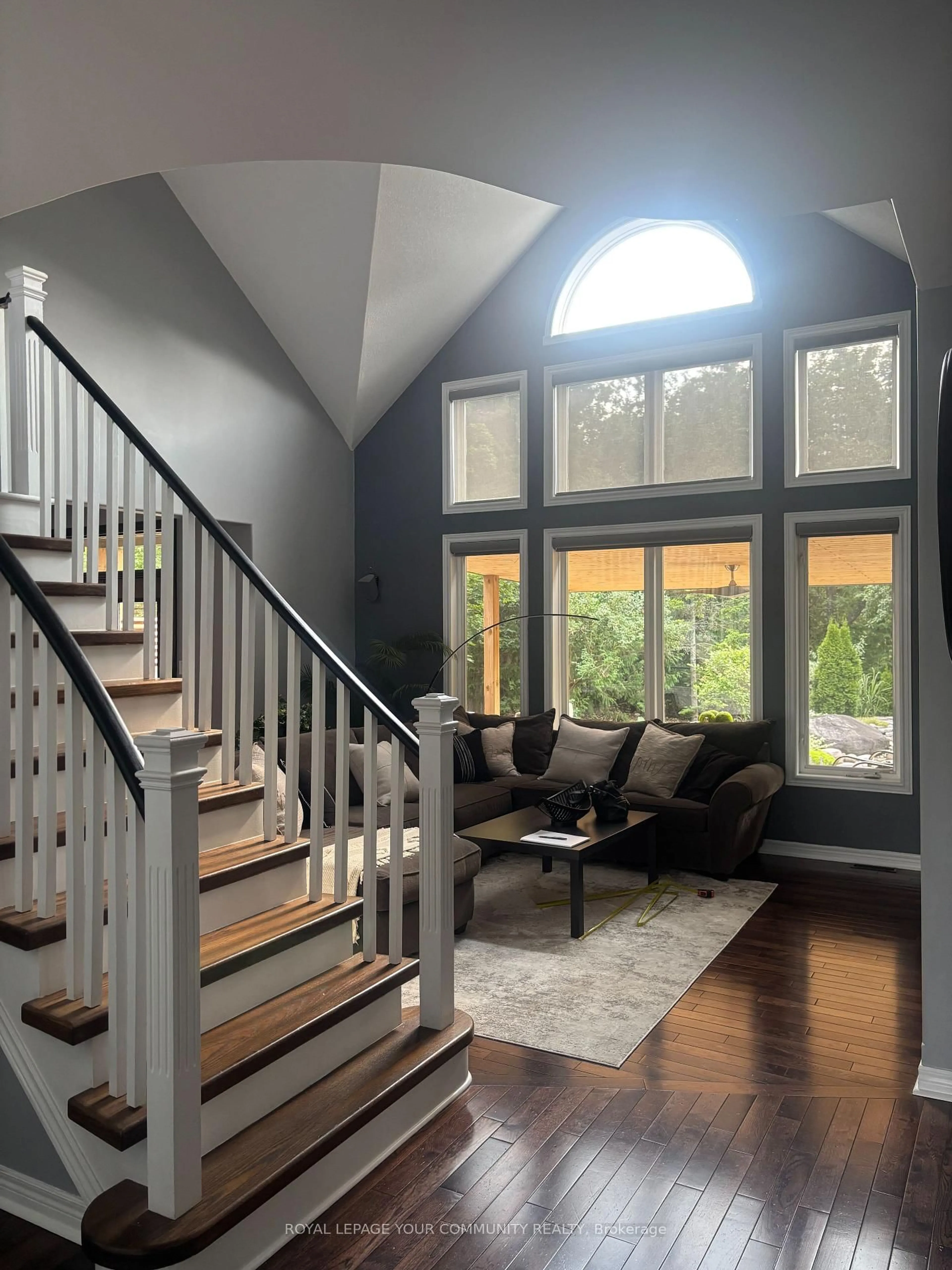 Indoor entryway for 72 Birkhall Pl, Barrie Ontario L4N 0K1
