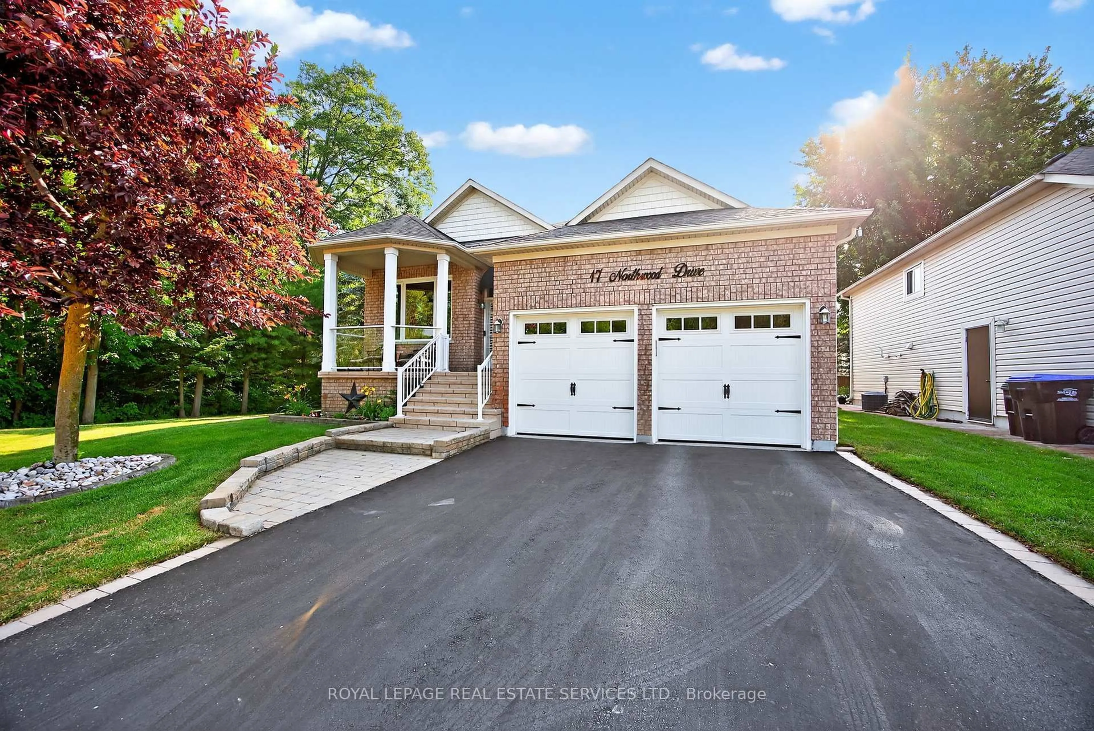 Home with brick exterior material, street for 17 Northwood Dr, Wasaga Beach Ontario L9Z 3B5