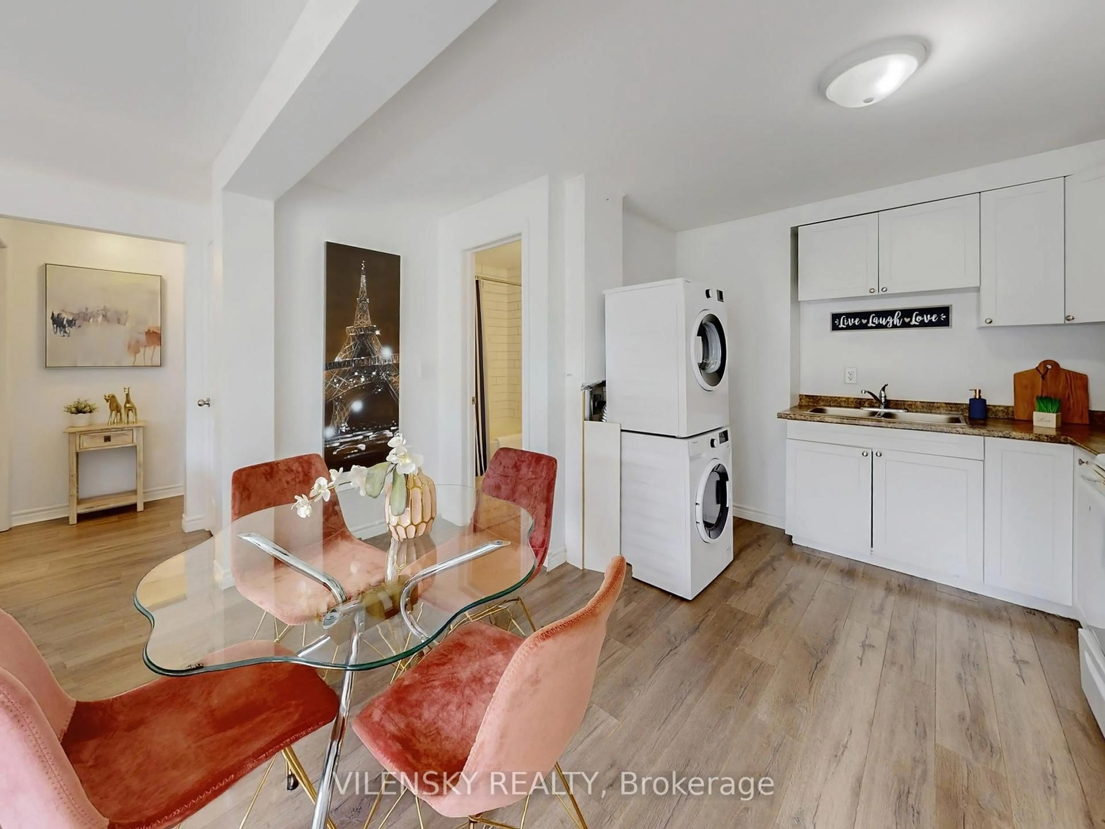 Open concept kitchen, unknown for 113 John St, Barrie Ontario L4N 2K7