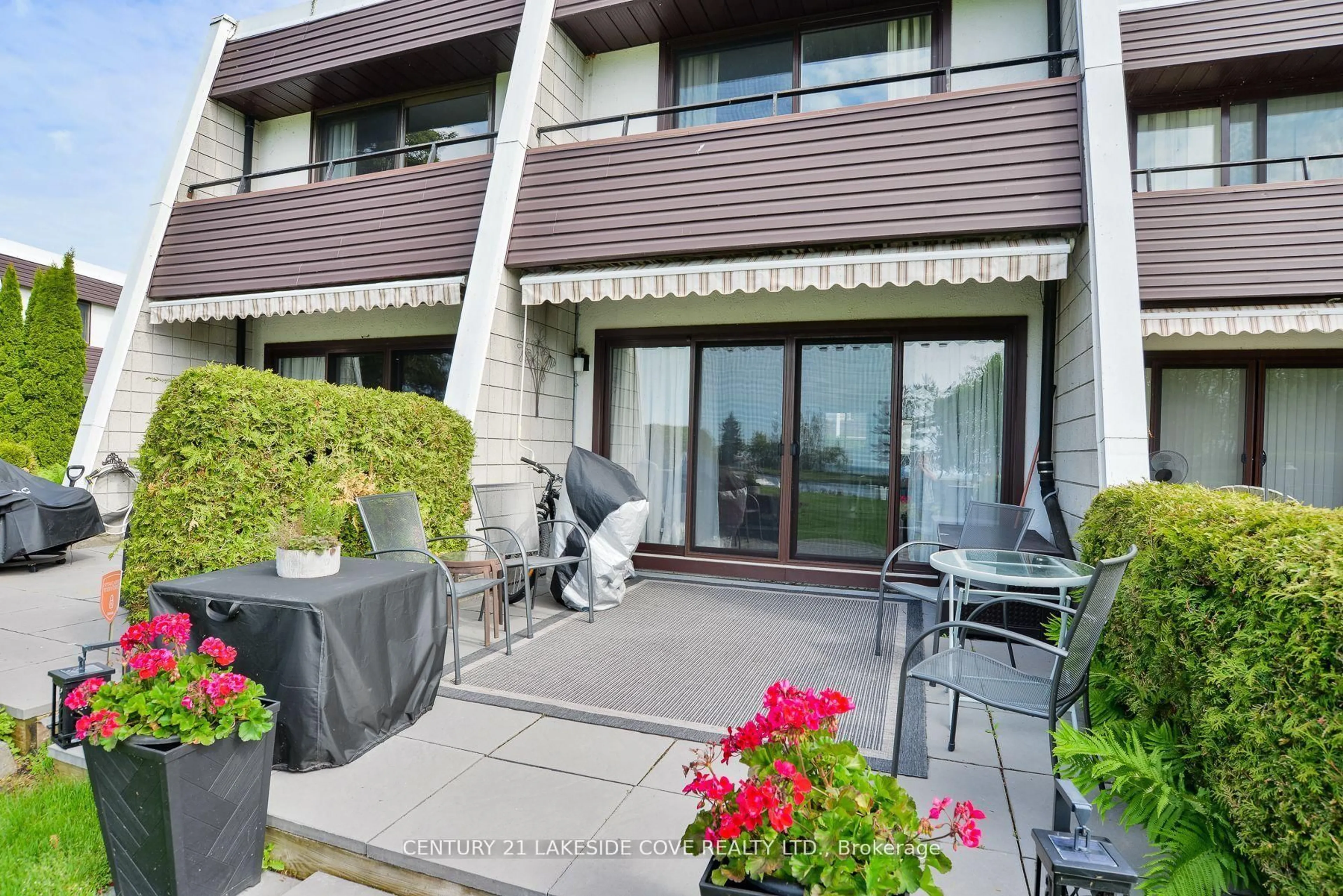 Patio, street for 1 Paradise Blvd #Unit 14, Ramara Ontario L0K 1B0