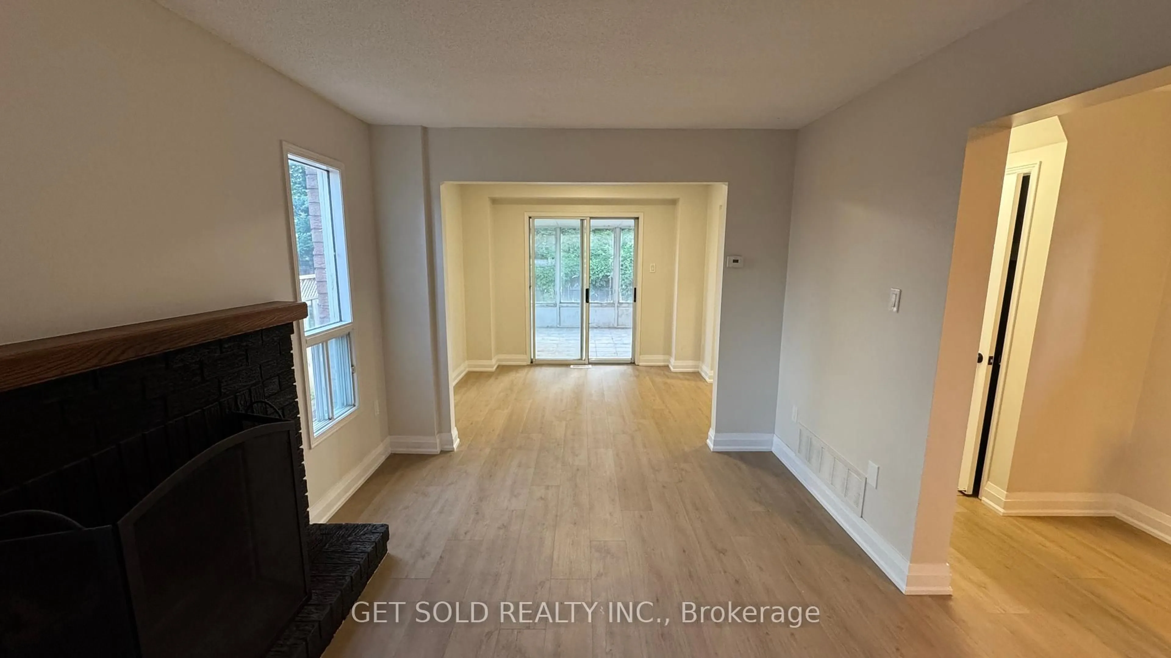 A pic of a room for 232 Kozlov St, Barrie Ontario L4N 7H6