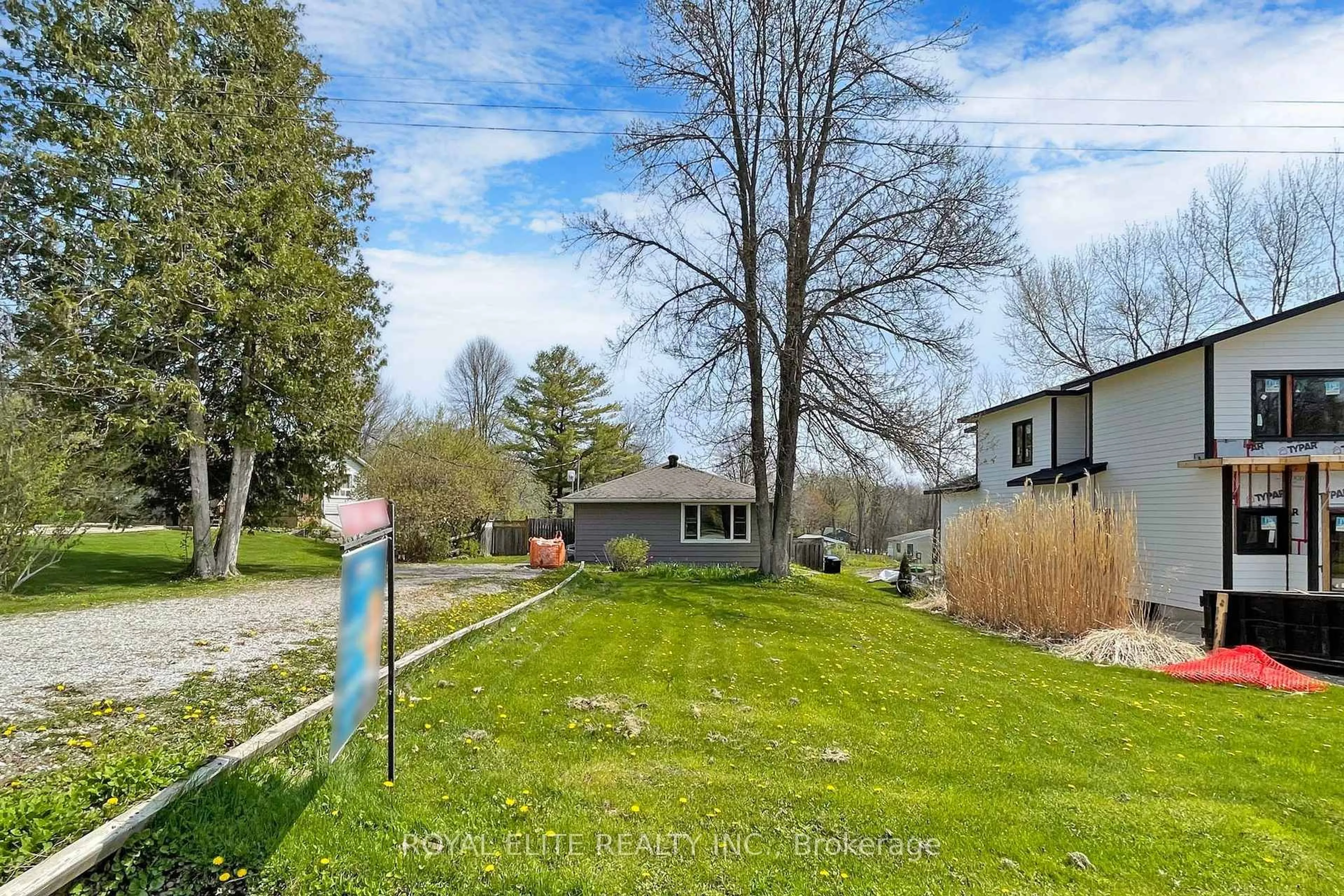 A pic from outside/outdoor area/front of a property/back of a property/a pic from drone, water/lake/river/ocean view for 3965 Hilltop Rd, Ramara Ontario L3V 6H7