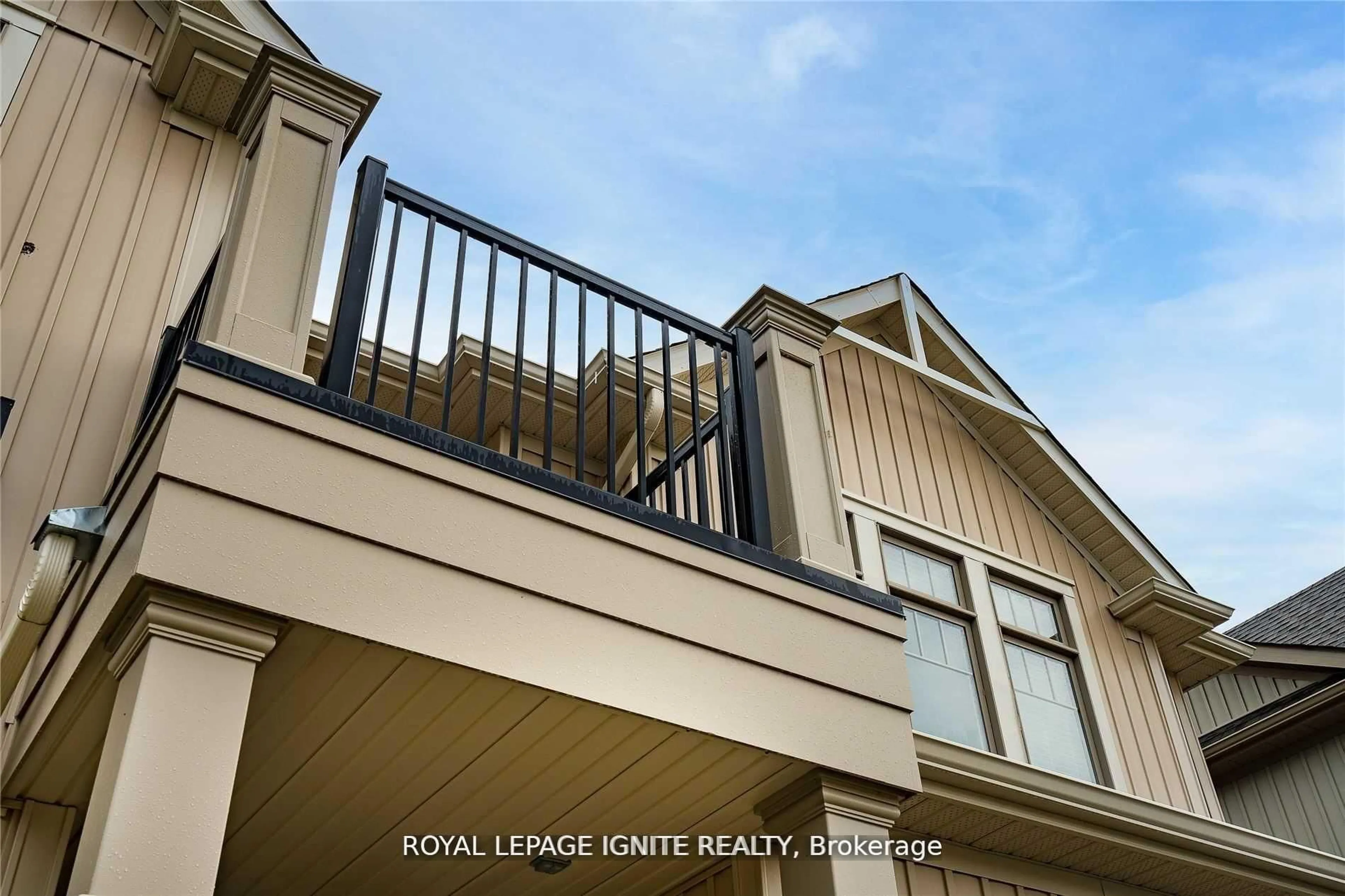 Home with vinyl exterior material, unknown for 56 Kirby Ave, Collingwood Ontario L9Y 3Y8