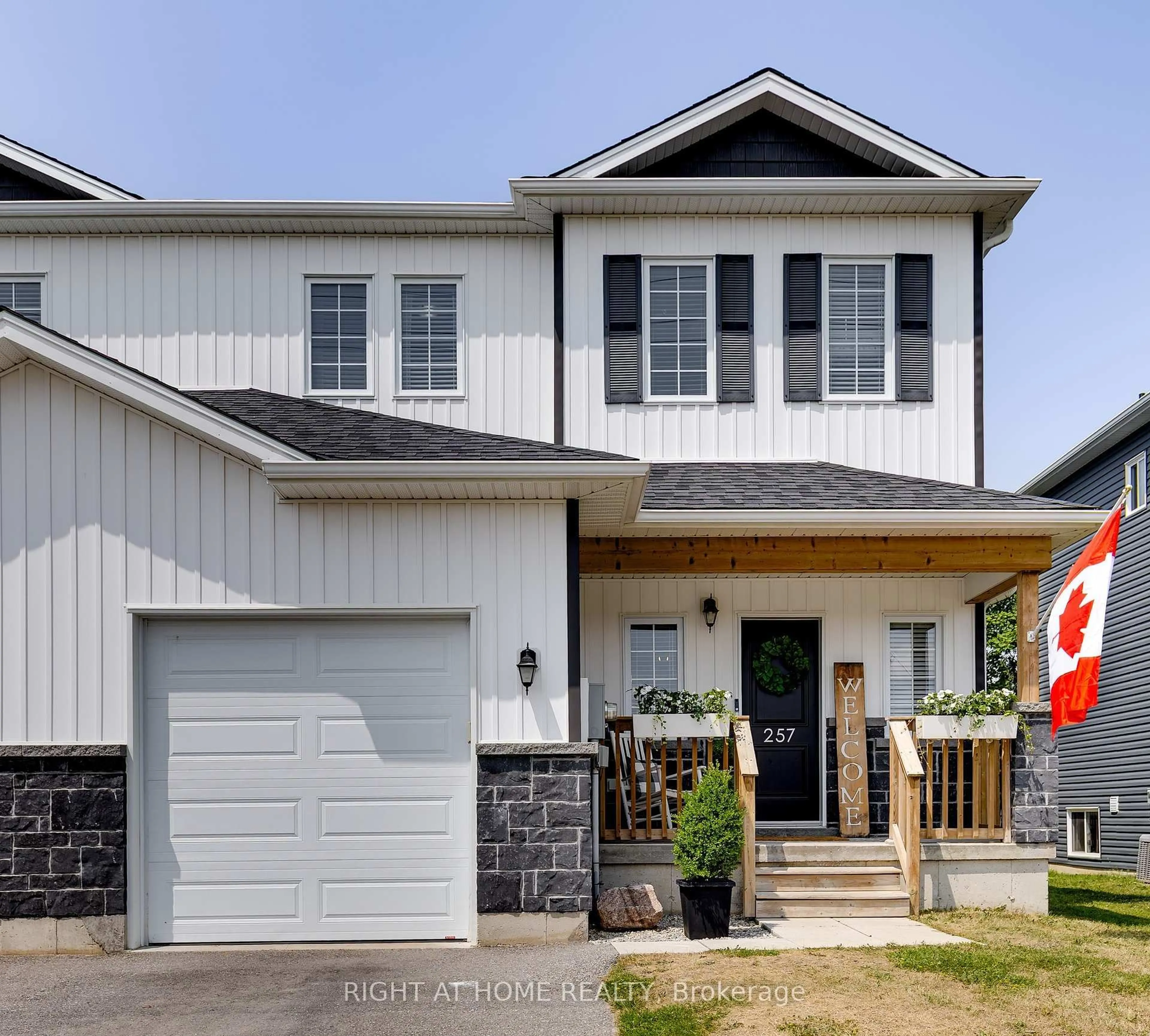 Home with vinyl exterior material, street for 257 Quebec Street St, Clearview Ontario L0M 1S0