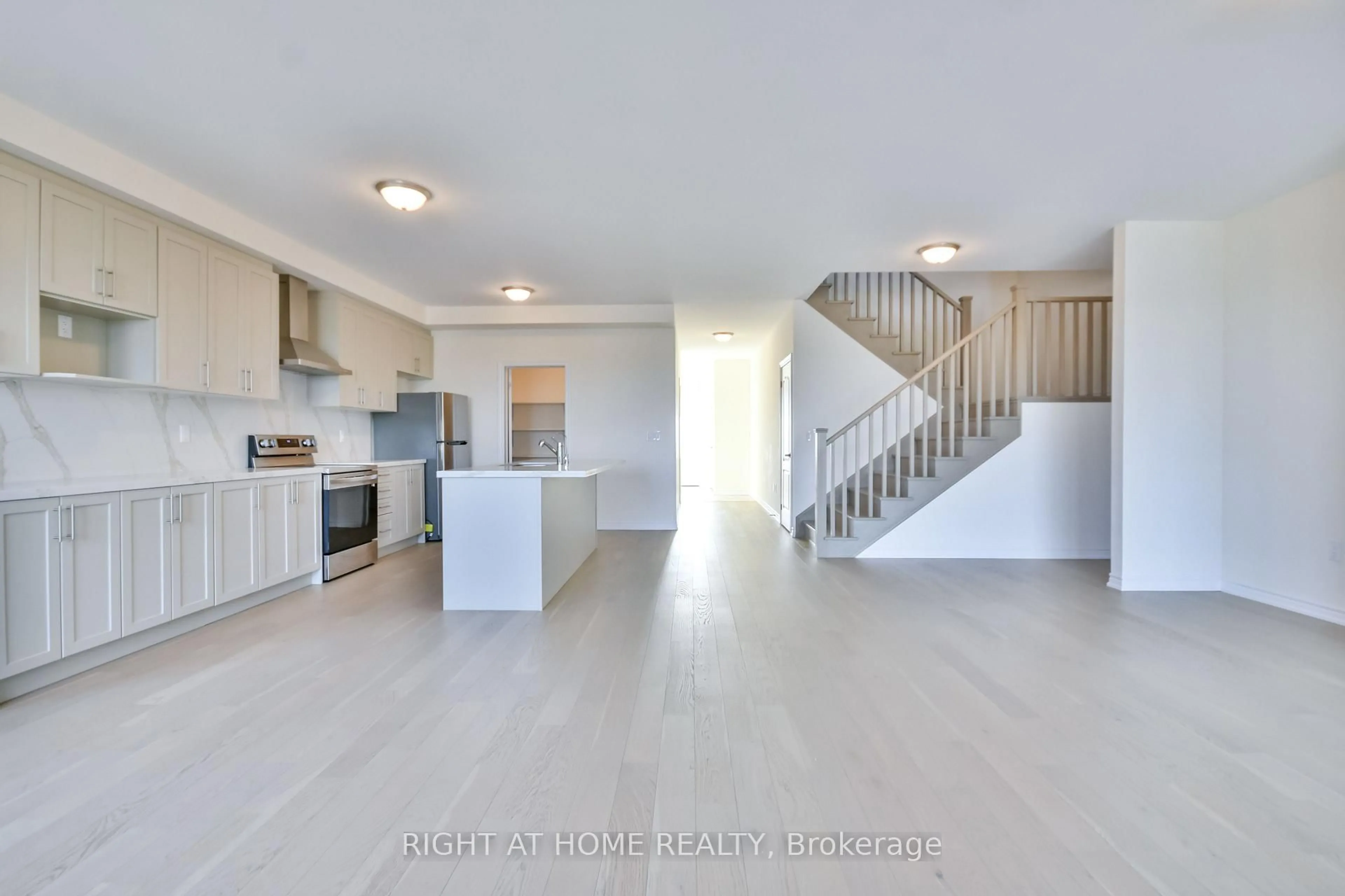Open concept kitchen, unknown for 3032 Sierra Dr, Orillia Ontario L3V 8K6