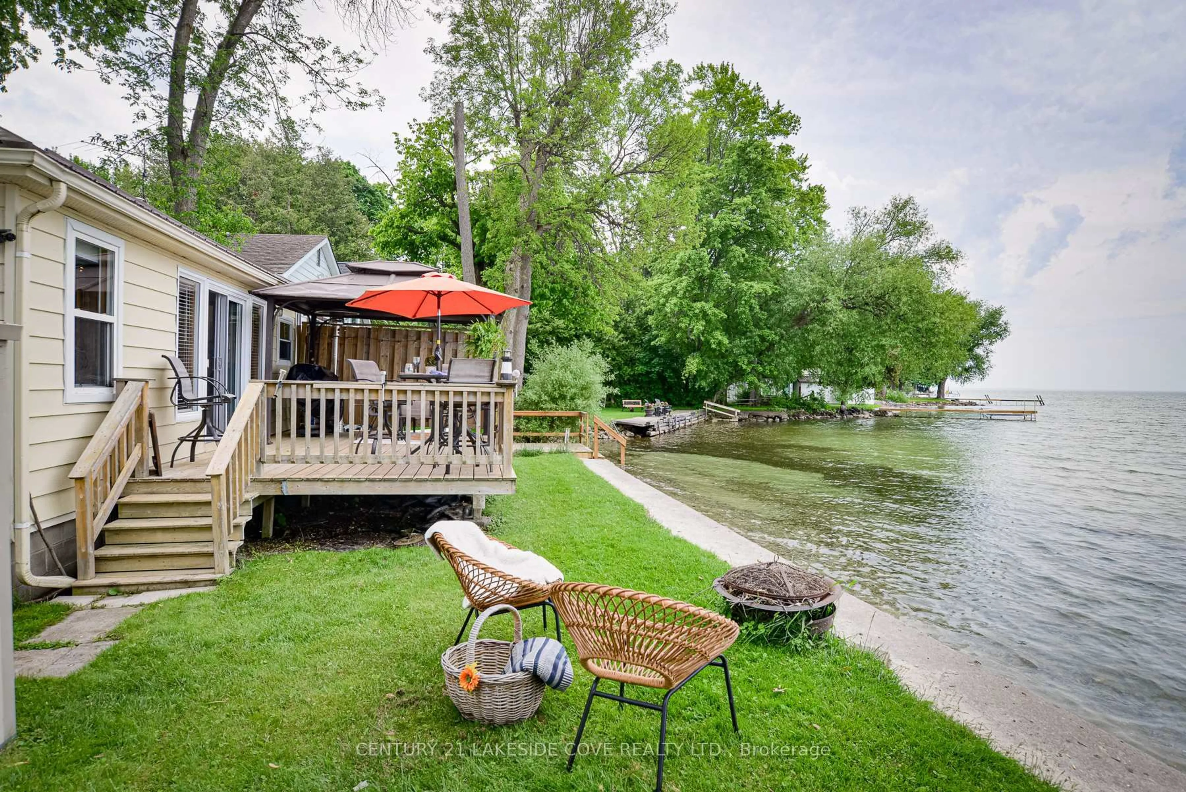 Patio, water/lake/river/ocean view for 2730 Lone Birch Tr, Ramara Ontario L0K 1B0