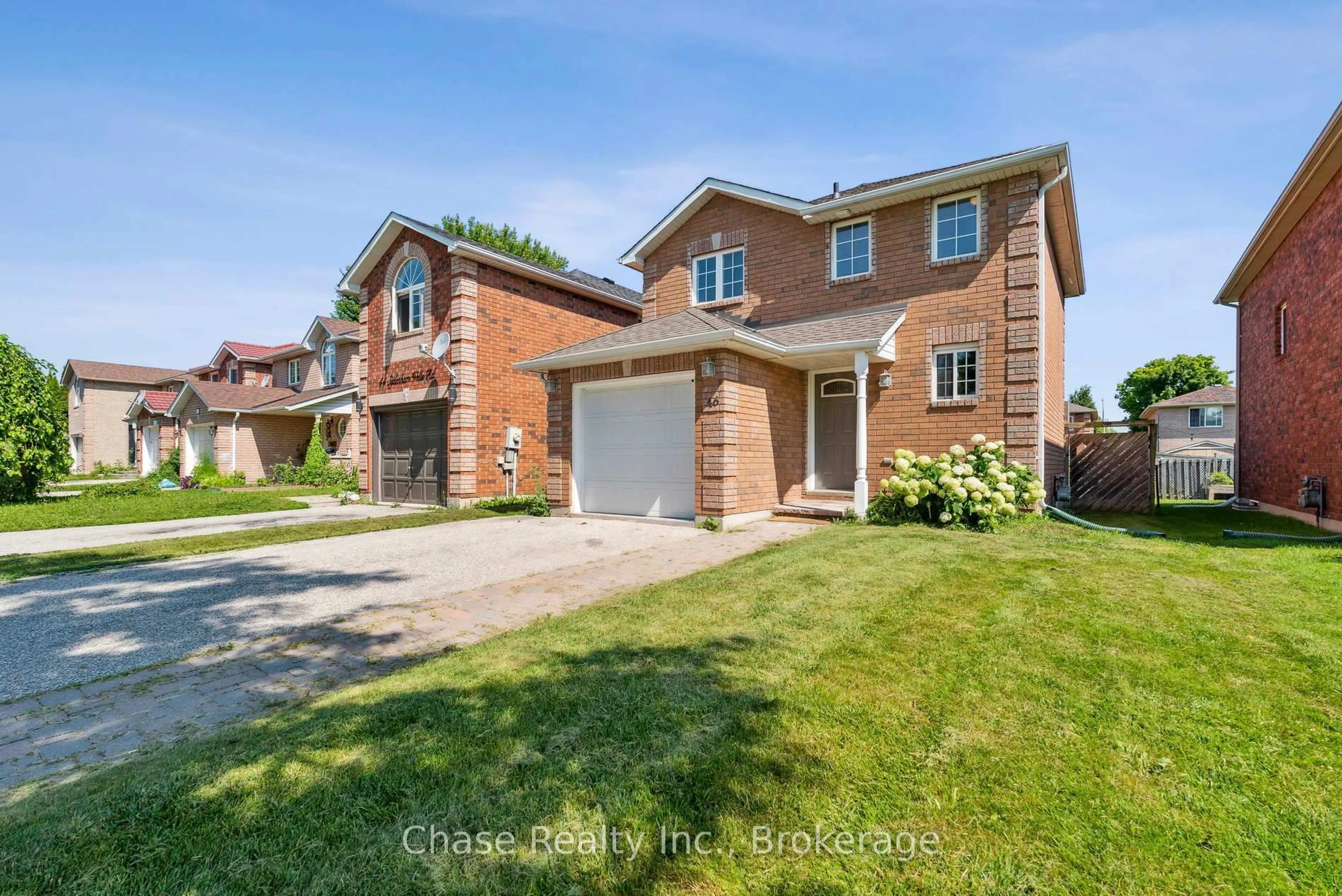 Home with brick exterior material, street for 46 Sydenham Wells, Barrie Ontario L4M 6R4