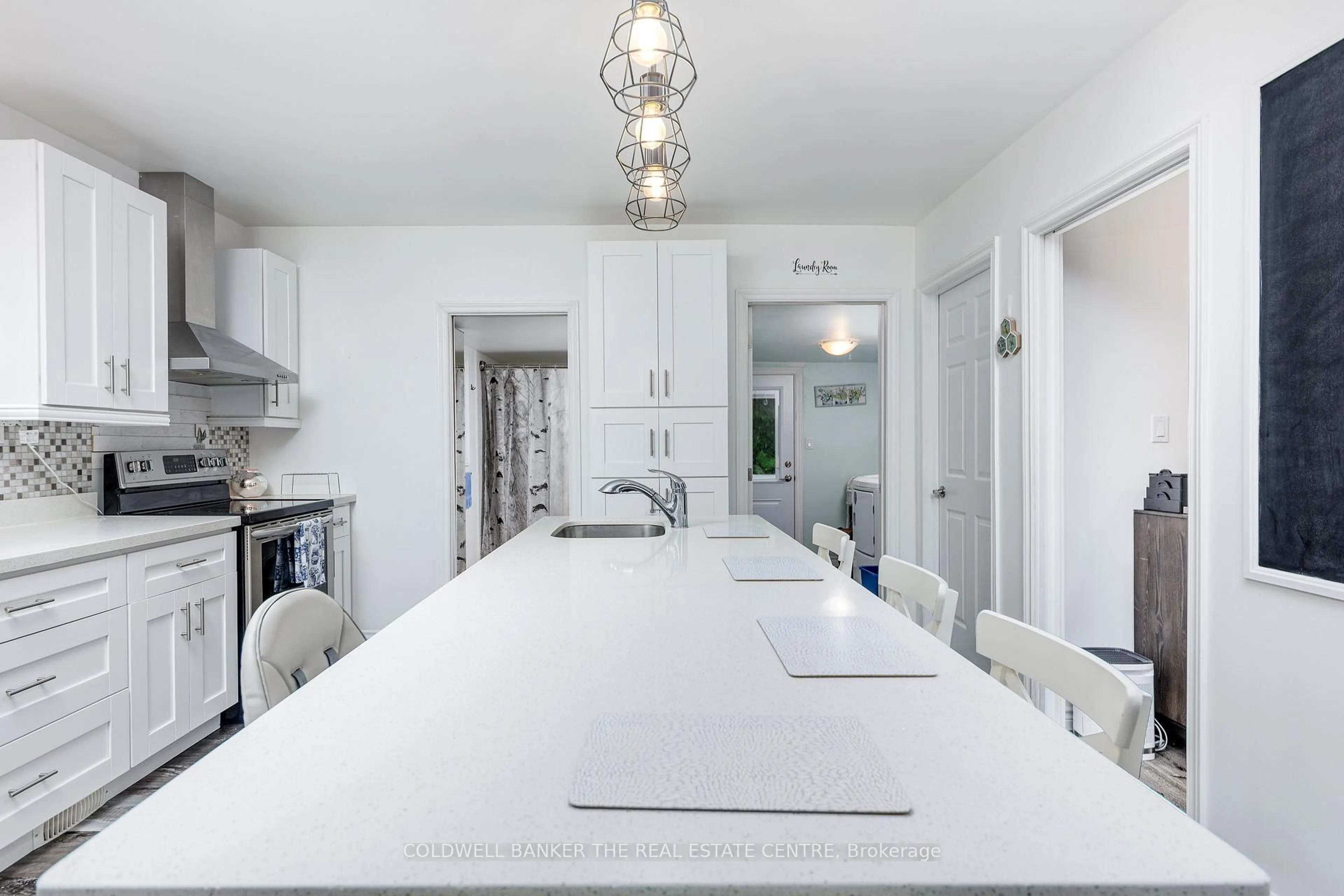 Open concept kitchen, unknown for 374 Yonge St, Midland Ontario L4R 2B6