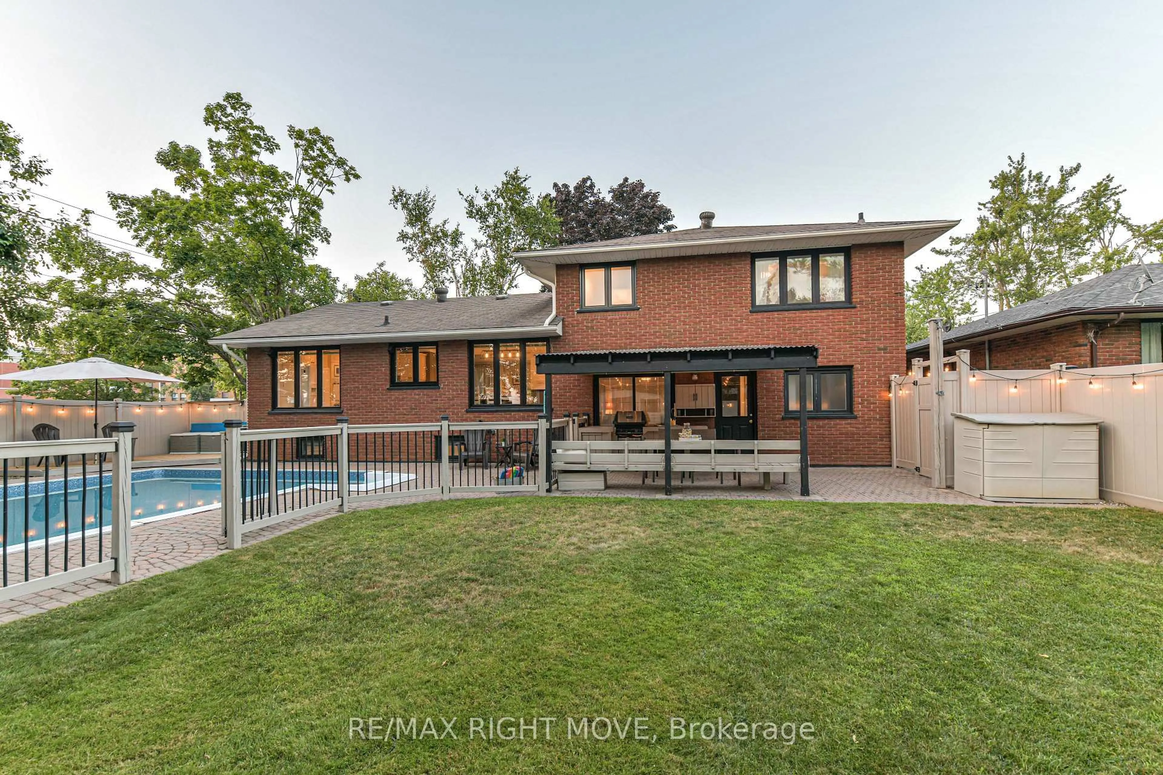 Home with brick exterior material, unknown for 457 Peter St, Orillia Ontario L3V 5A6