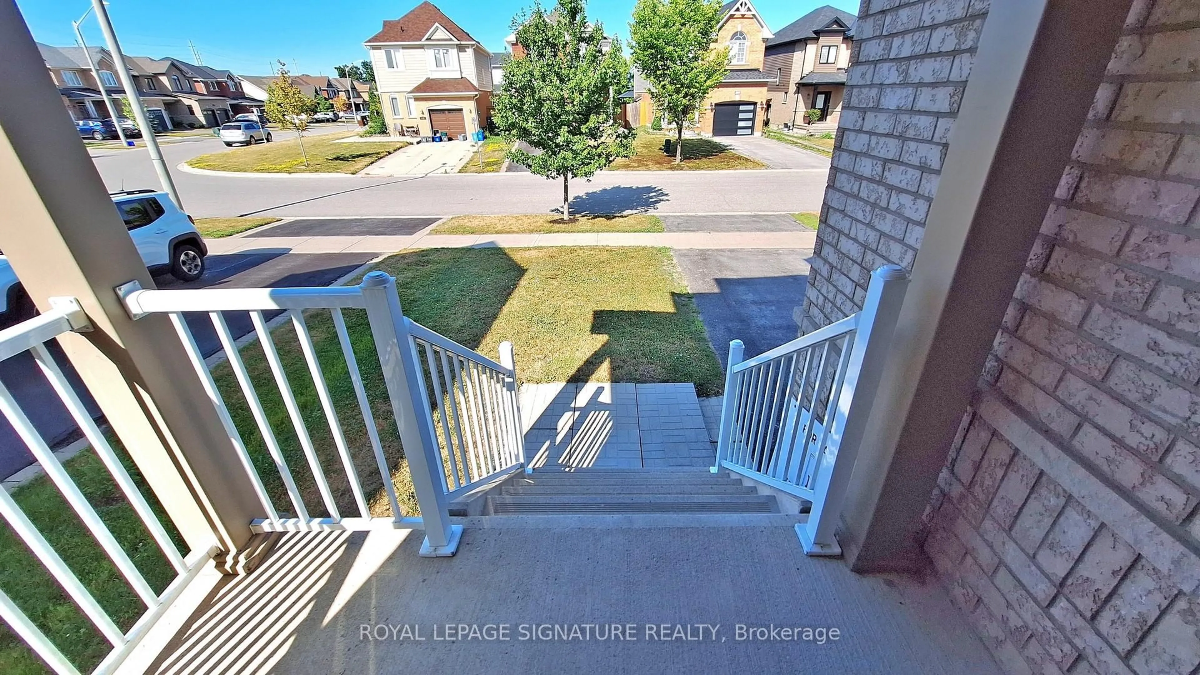 A pic from outside/outdoor area/front of a property/back of a property/a pic from drone, city buildings view from balcony for 138 Sun King Cres, Barrie Ontario L4M 0E5