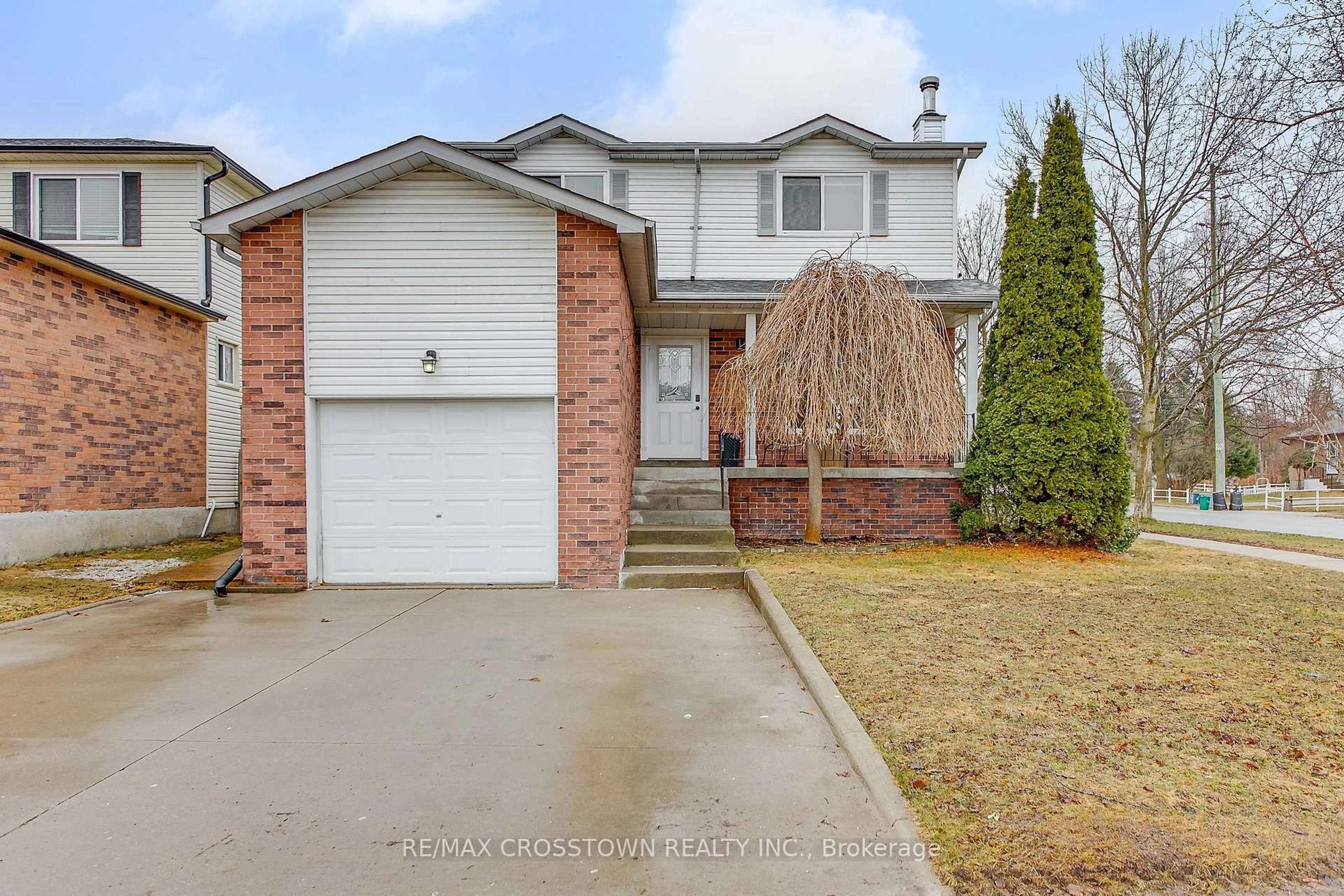 Home with brick exterior material, street for 9 Patterson Pl, Barrie Ontario L4N 7G9