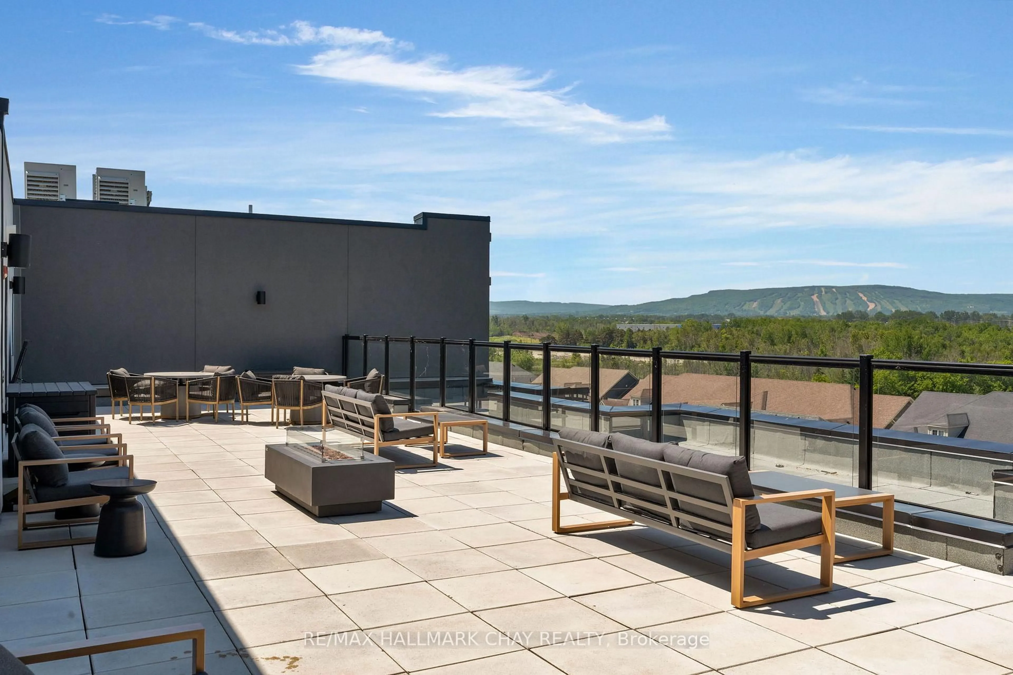 Patio, mountain view for 4 Kimberly Lane #224, Collingwood Ontario L9Y 5T6