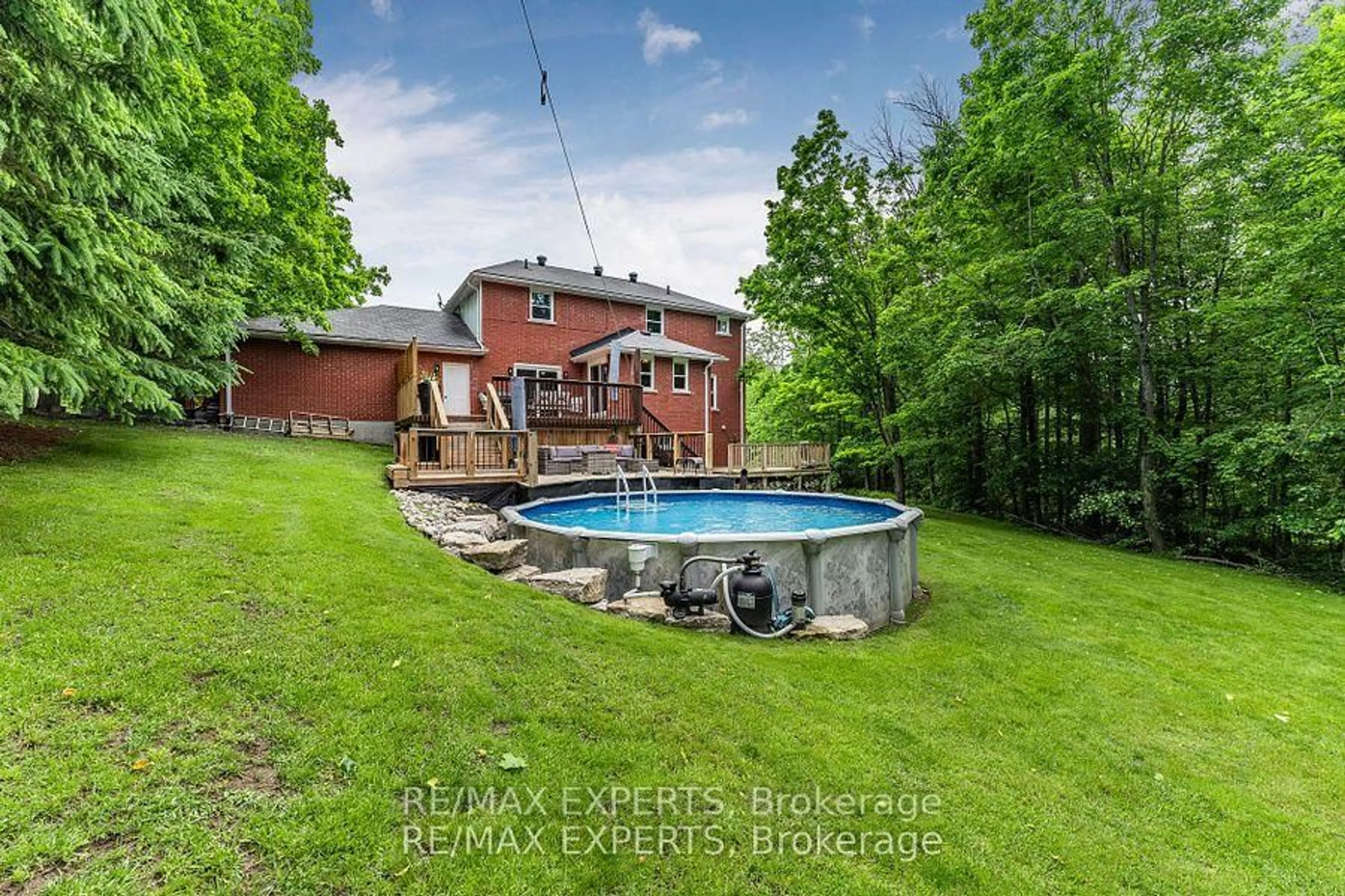 Pool for 602 Scarlett Line, Springwater Ontario L4R 4K3