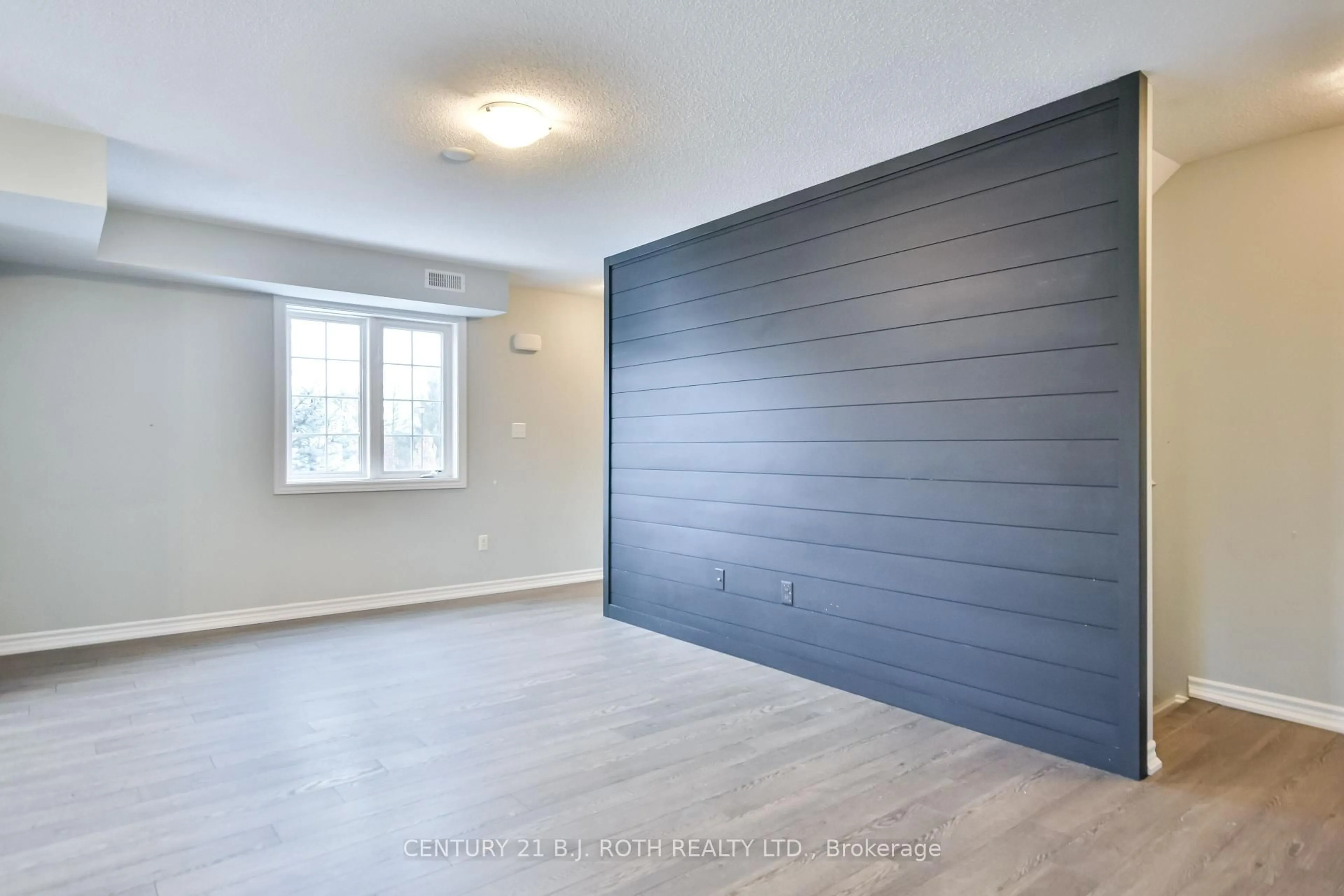 Unknown for 51 Ferndale Dr #7, Barrie Ontario L4N 5W9