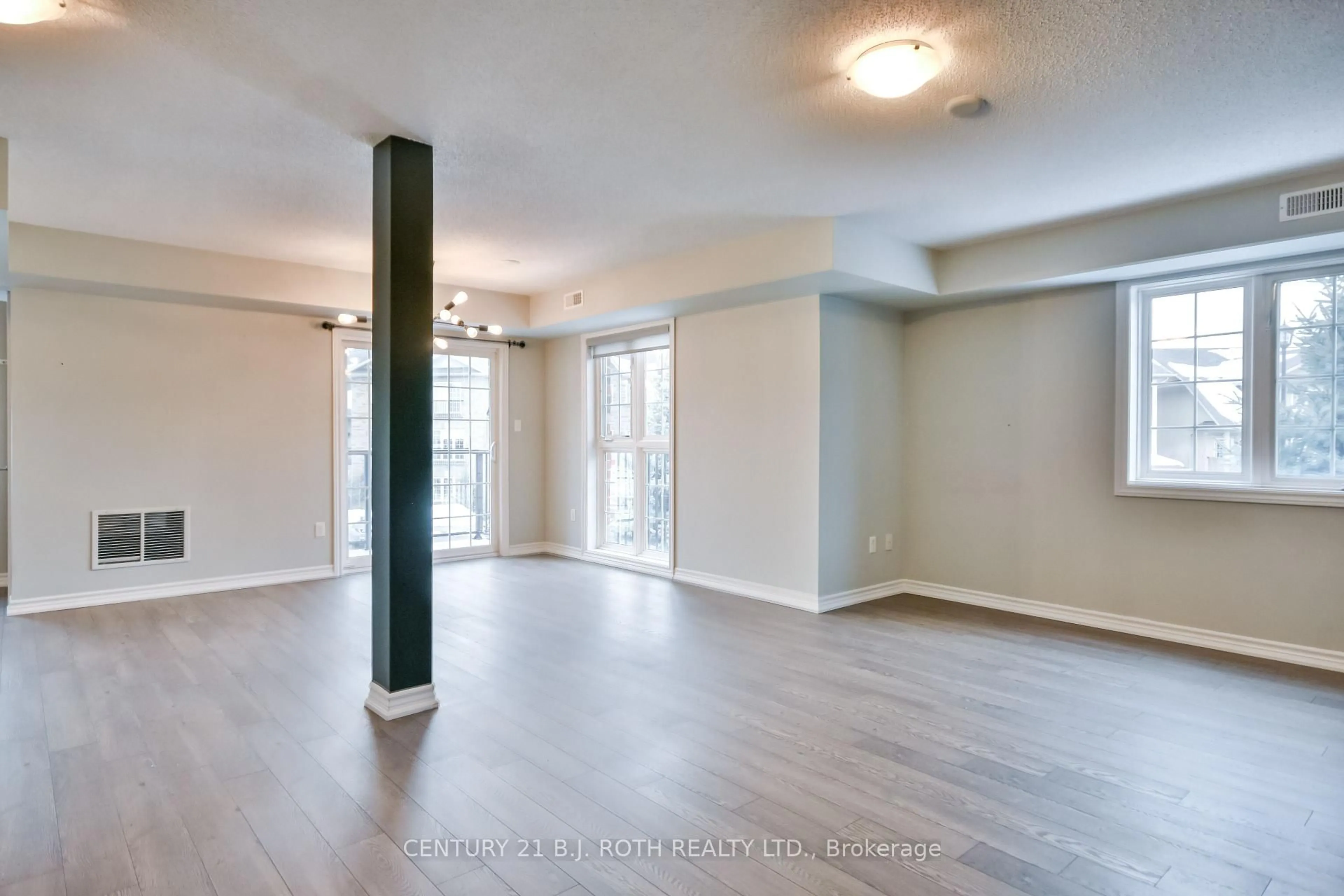 Unknown for 51 Ferndale Dr #7, Barrie Ontario L4N 5W9