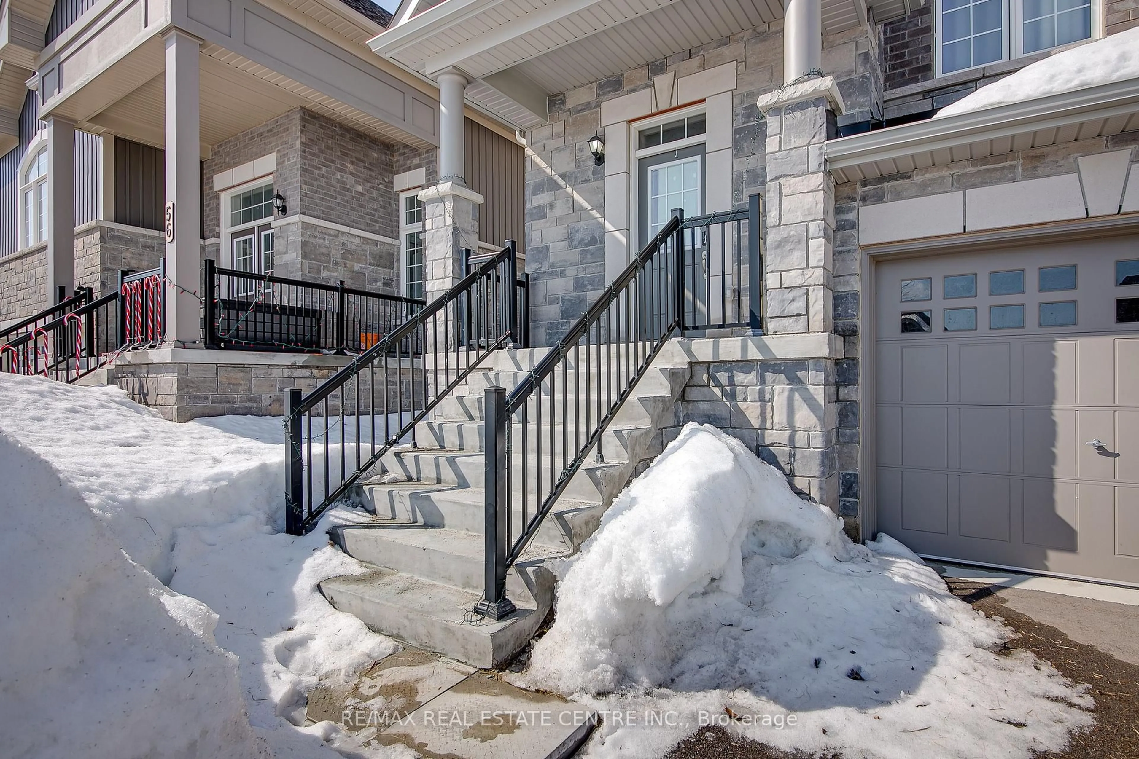 Stairs for 58 Atlantis Dr, Orillia Ontario L3V 8L4