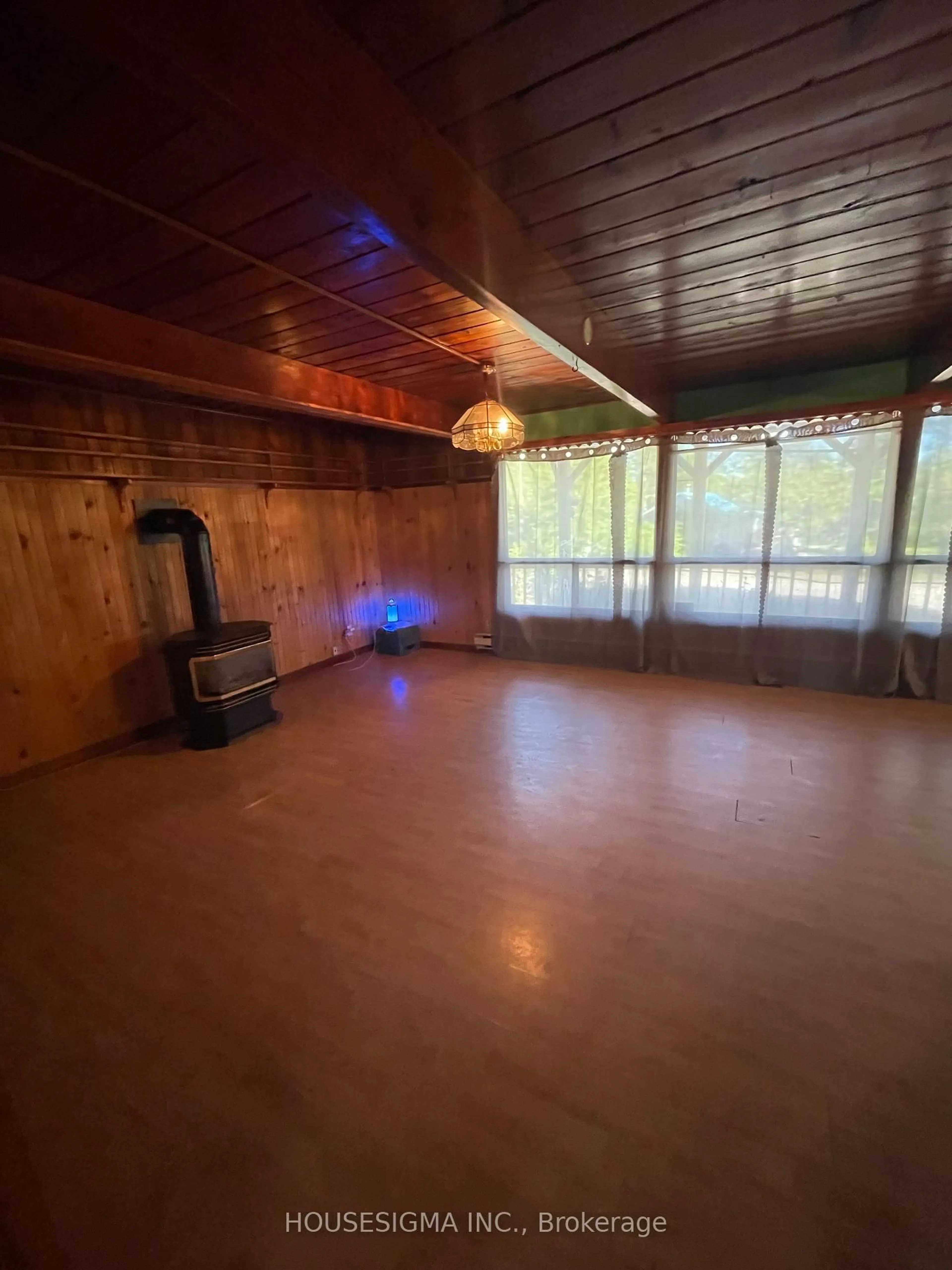 A pic of a room for 13 Bayview Ave, Wasaga Beach Ontario L9Z 2Y6