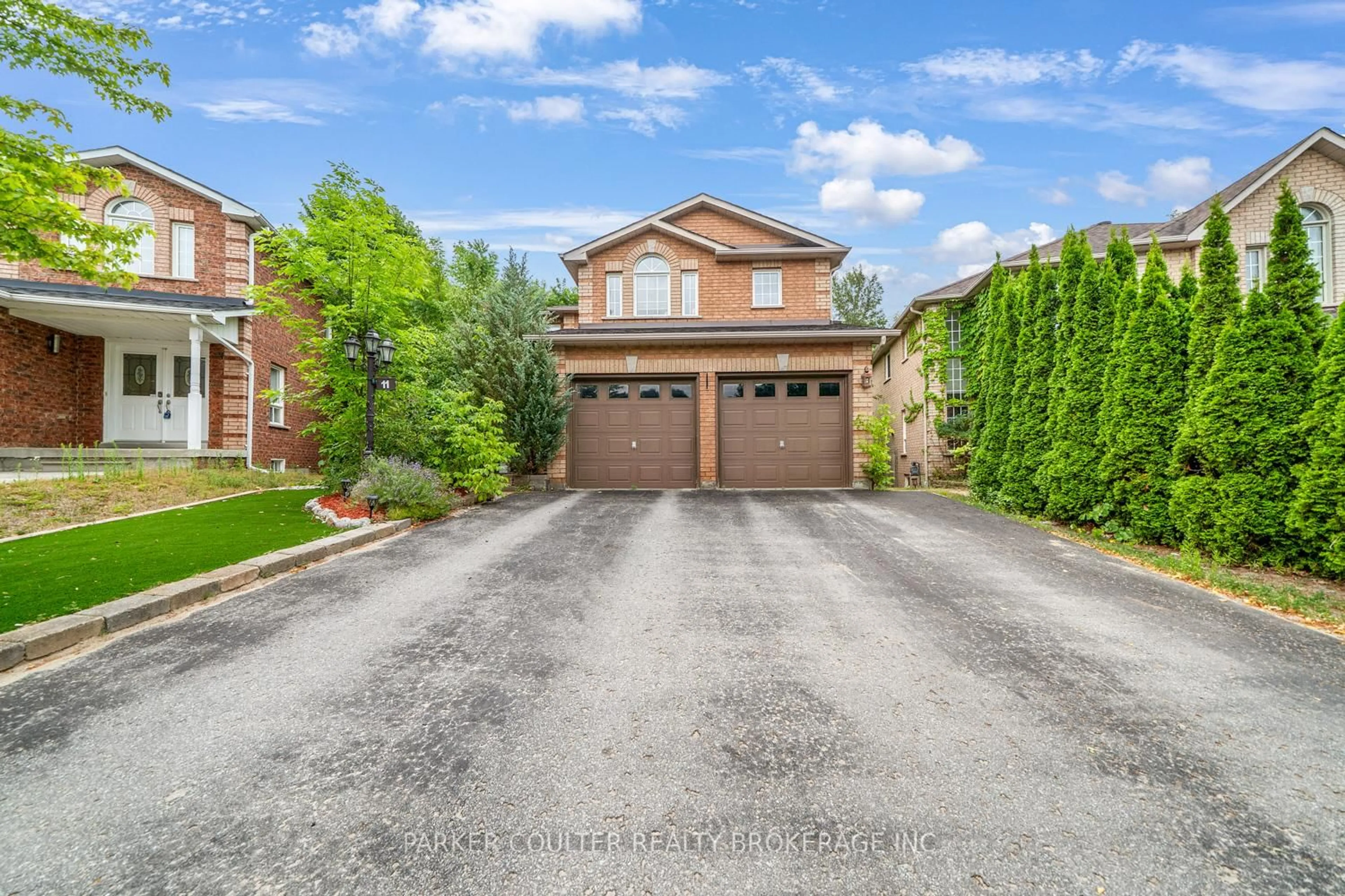 Home with brick exterior material, street for 11 Mckenzie Cres, Barrie Ontario L4N 5R5