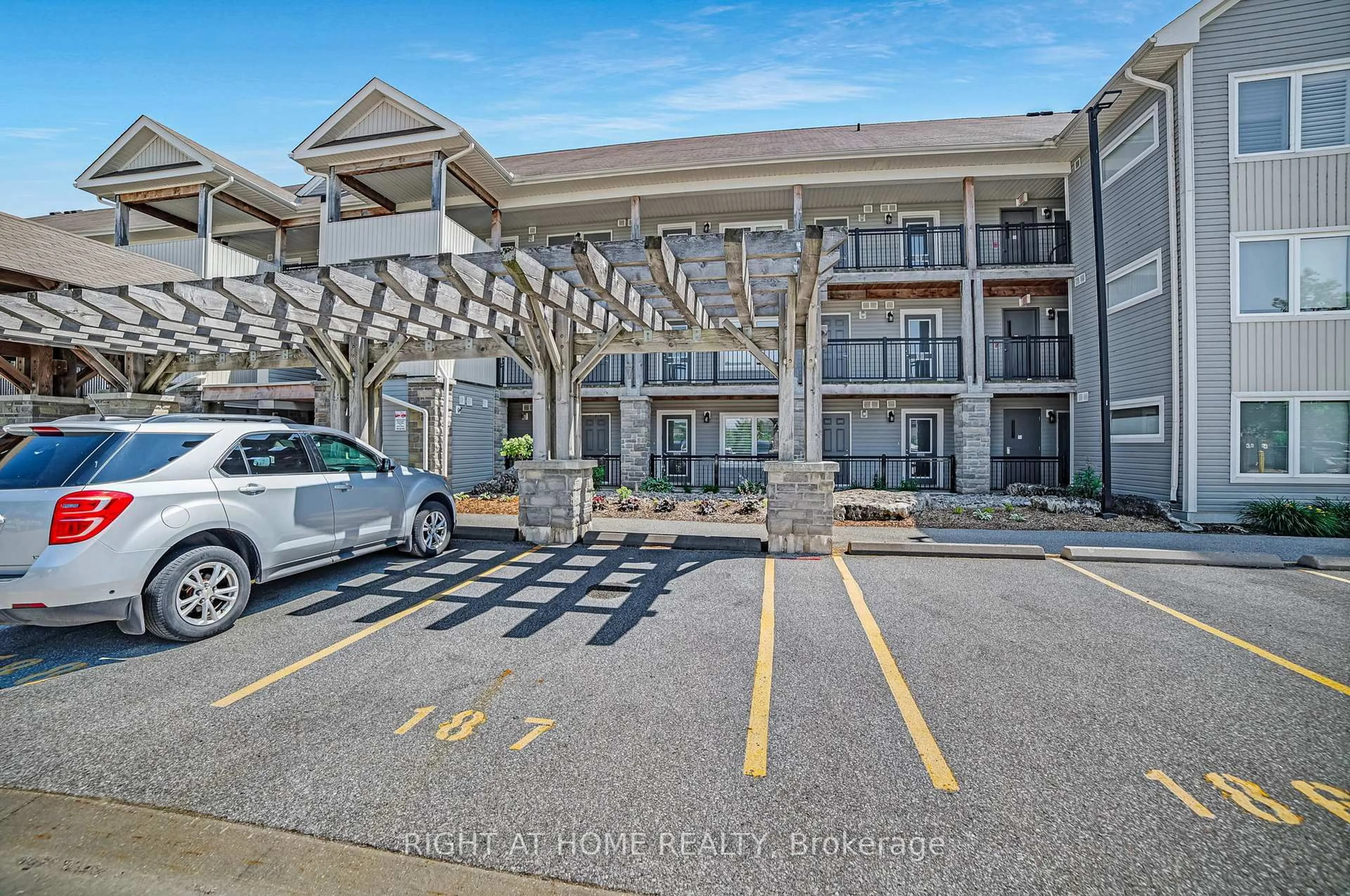 Unknown for 8 Brandy Lane Dr #307, Collingwood Ontario L9Y 0X4