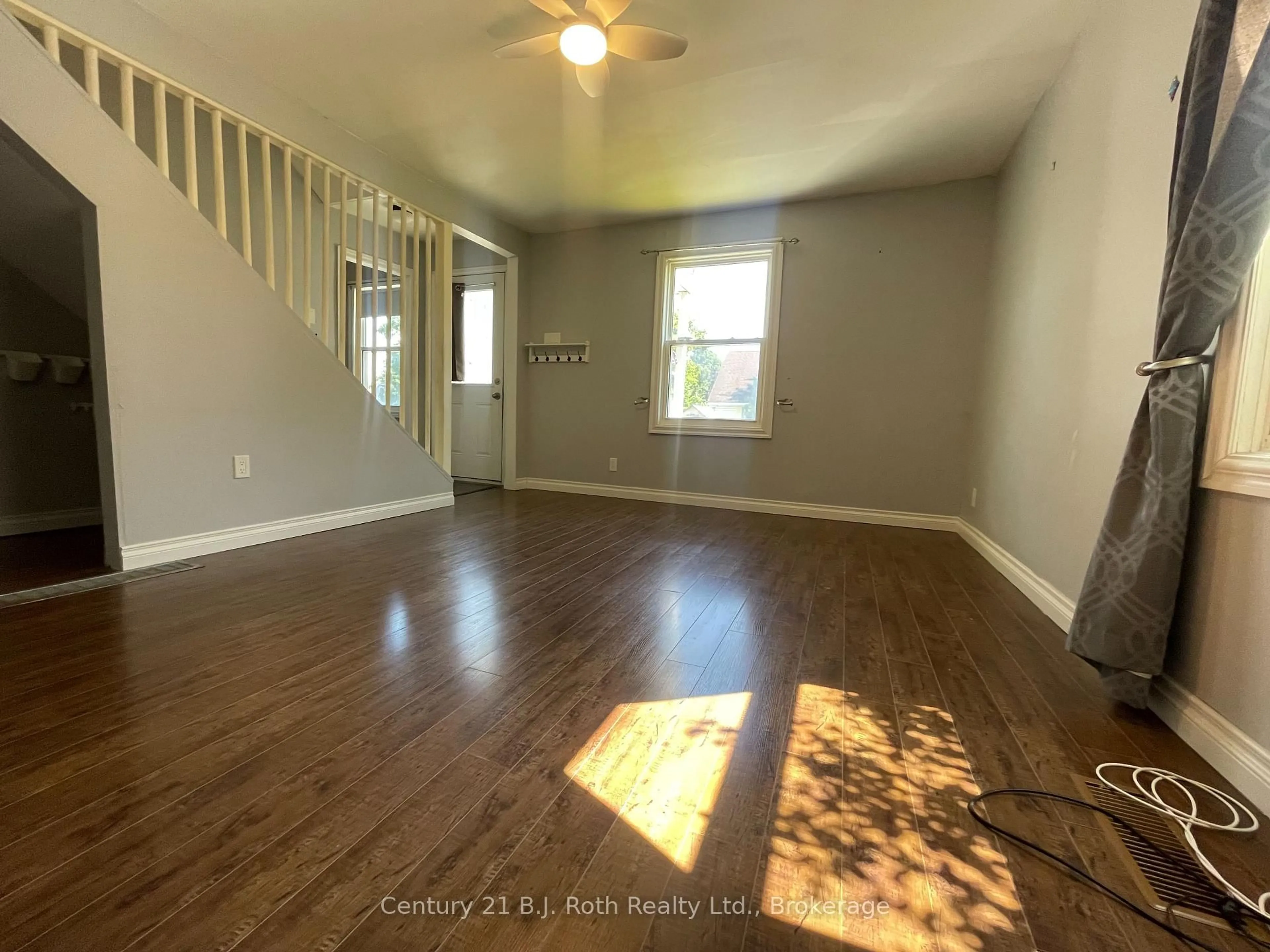 A pic of a room for 5 Albany Ave, Orillia Ontario L3V 2T2