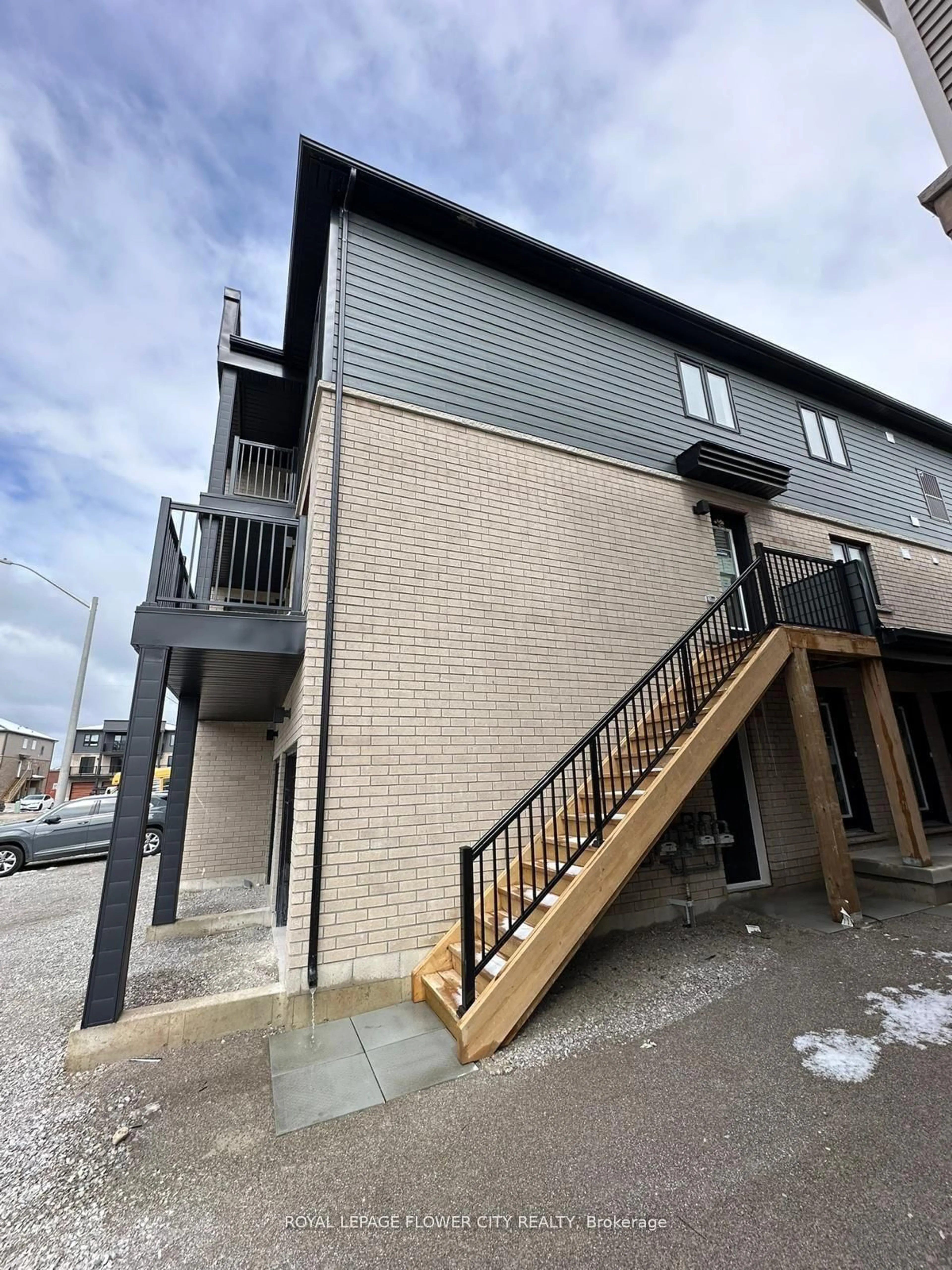 Unknown for 14 Pumpkin Corner Cres #5, Barrie Ontario L9J 0T6