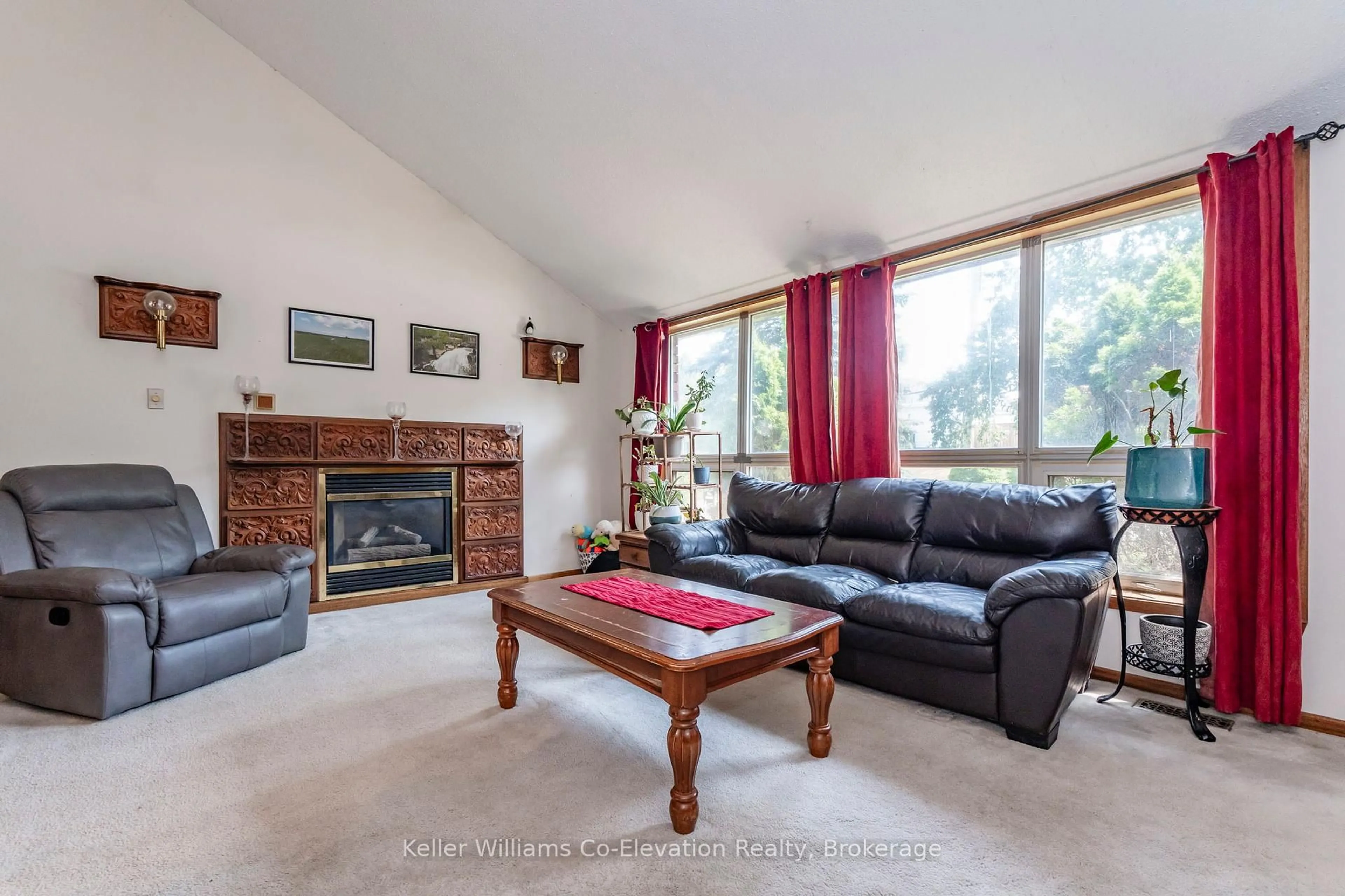 Living room with furniture, unknown for 230 Church St, Penetanguishene Ontario L9M 1G6