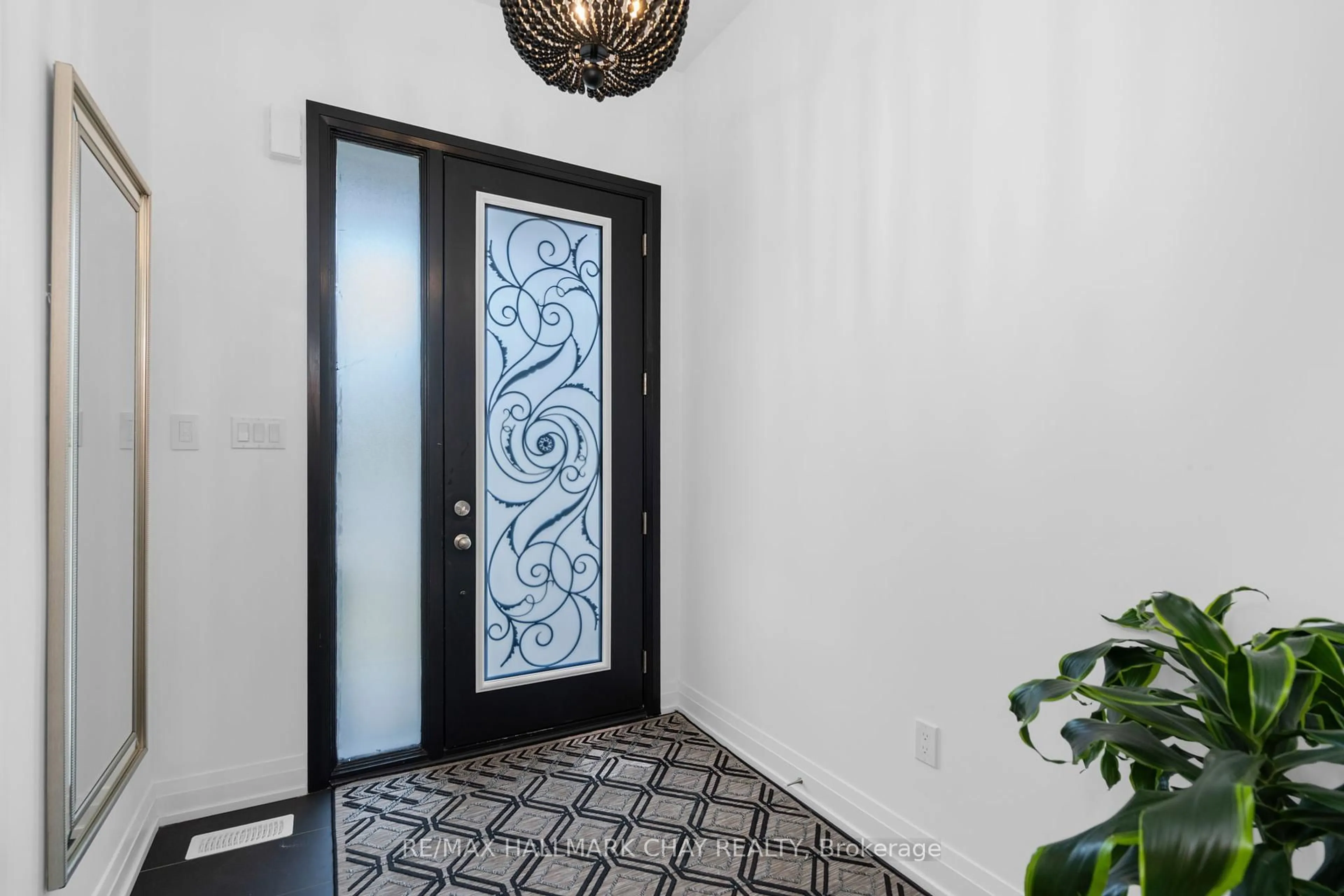Indoor entryway for 43 Calypso Ave, Springwater Ontario L0L 1Y3
