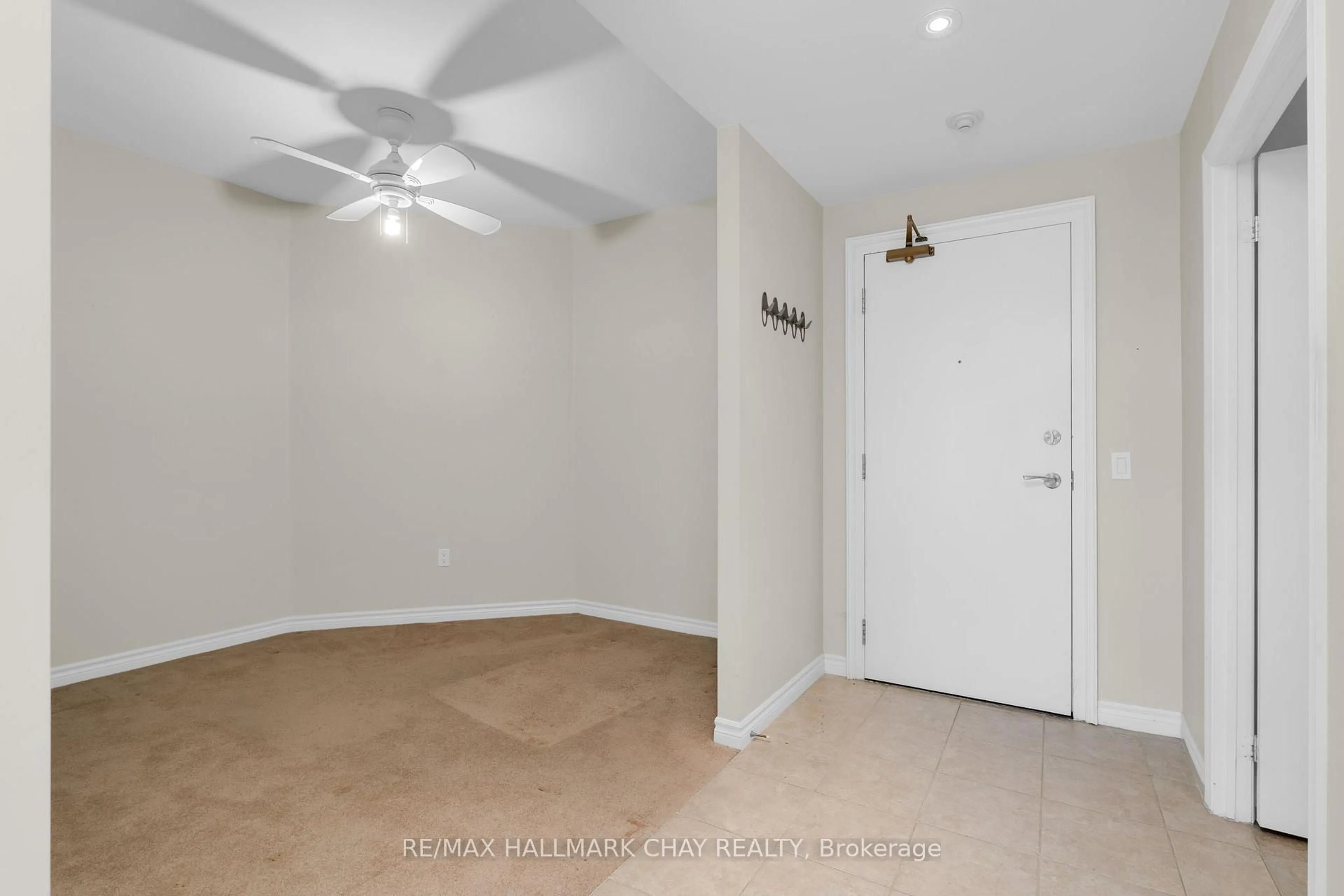 A pic of a room for 6 Toronto St #1006, Barrie Ontario L4N 9R2