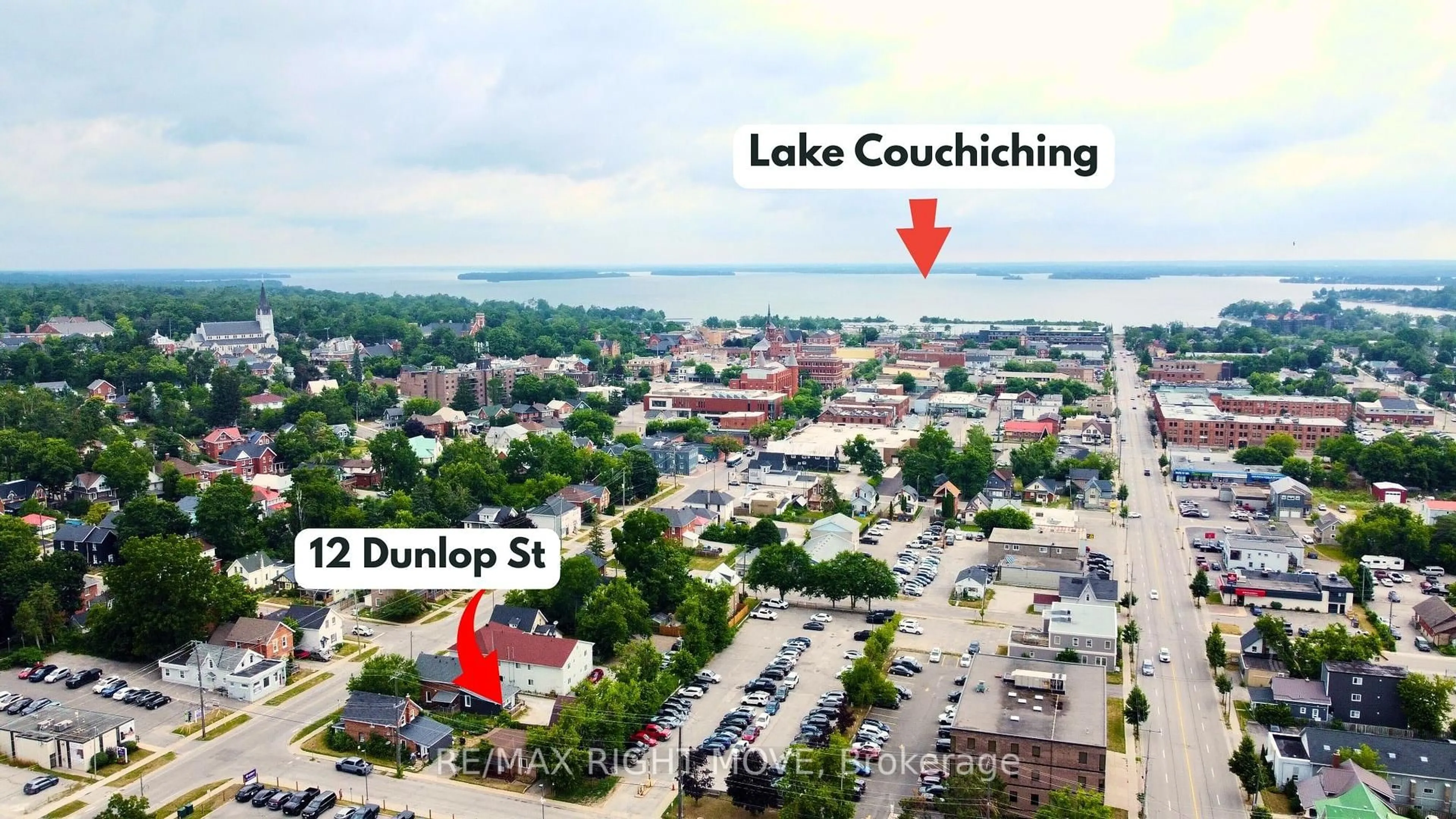 A pic from outside/outdoor area/front of a property/back of a property/a pic from drone, unknown for 12 Dunlop St, Orillia Ontario L3V 5N9