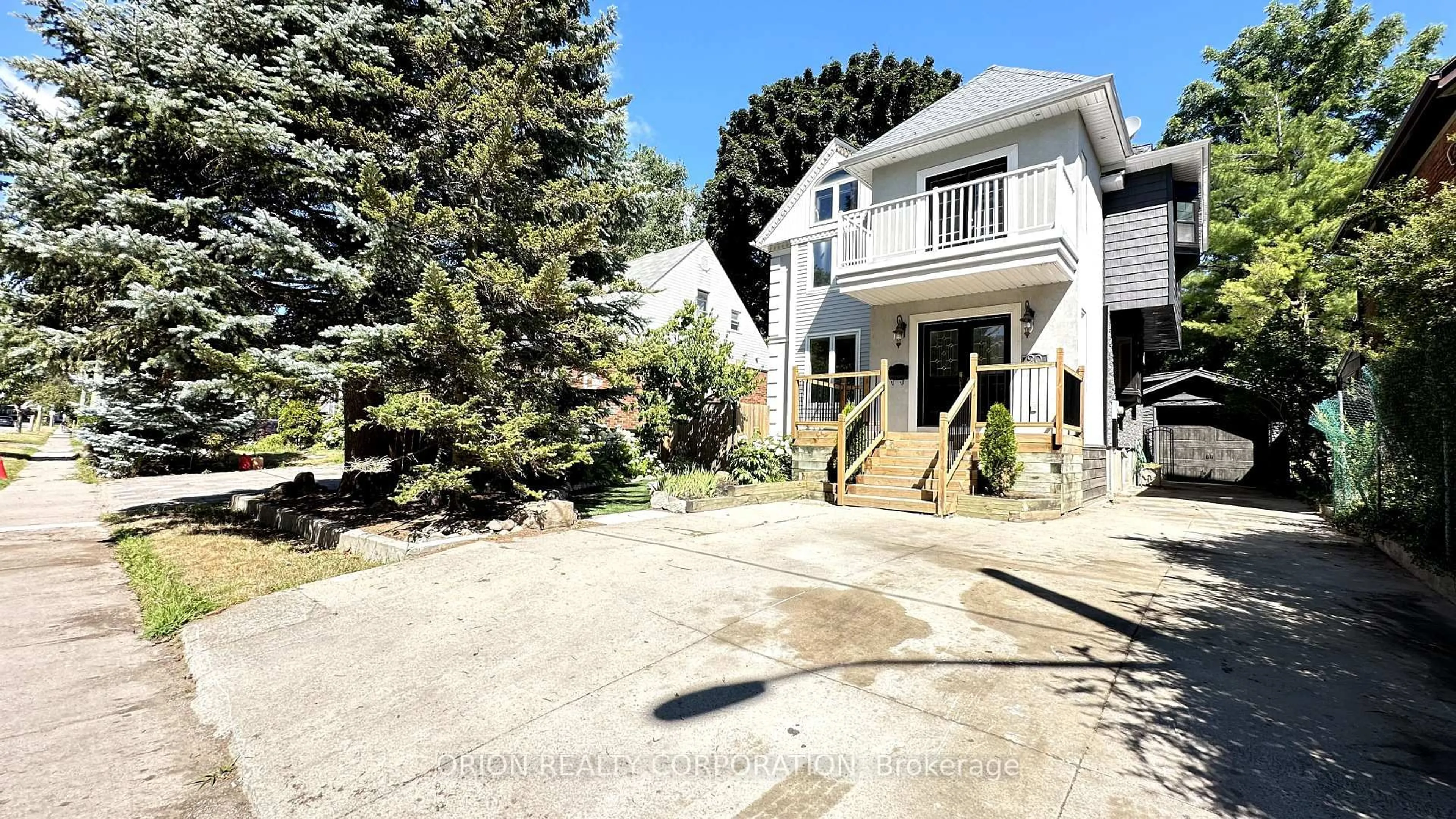Unknown for 20 Holgate St, Barrie Ontario L4N 2T5
