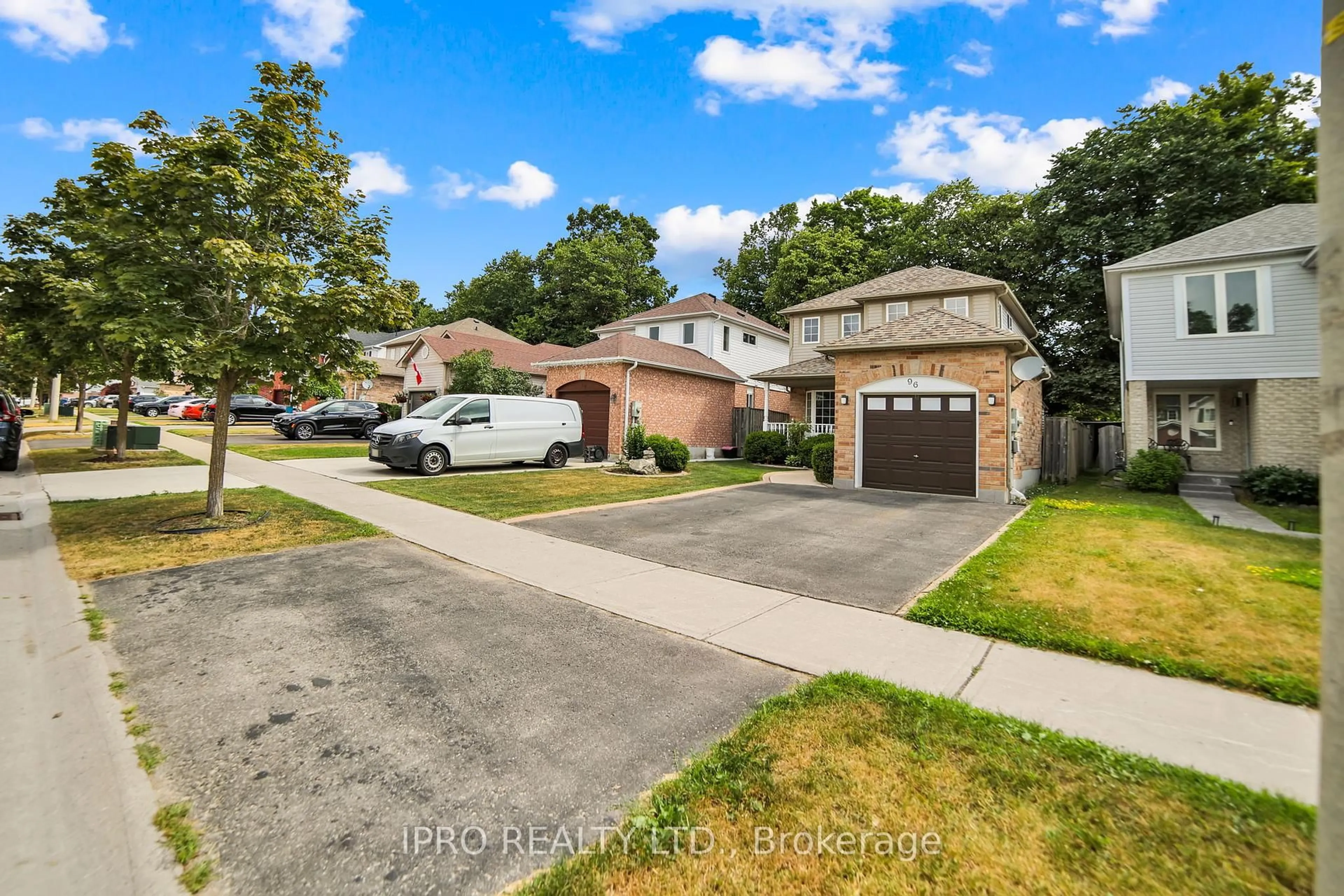 A pic from outside/outdoor area/front of a property/back of a property/a pic from drone, street for 96 Copeman Cres, Barrie Ontario L4N 8B3