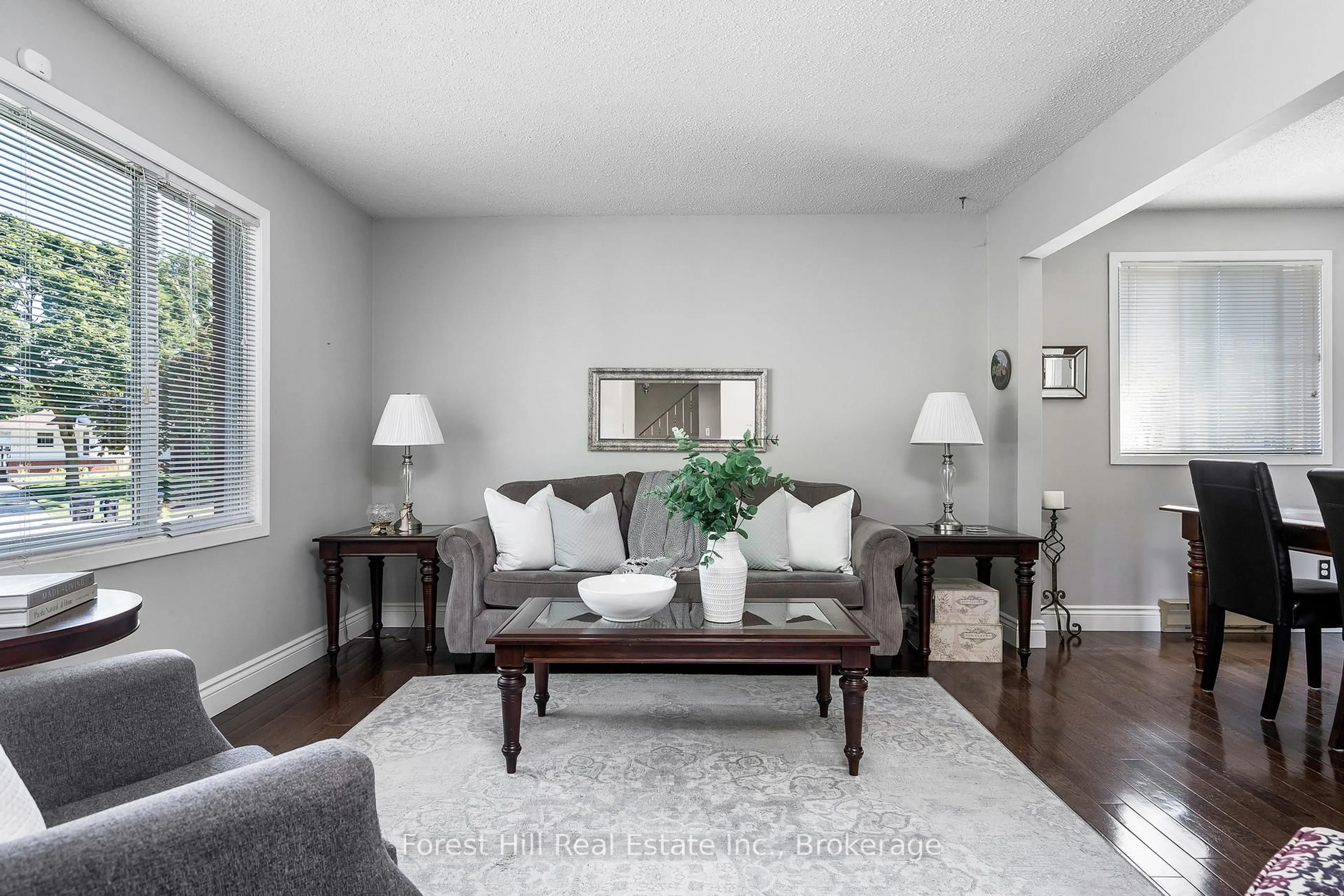 Living room with furniture, unknown for 10 Leslie Dr, Collingwood Ontario L9Y 4P2