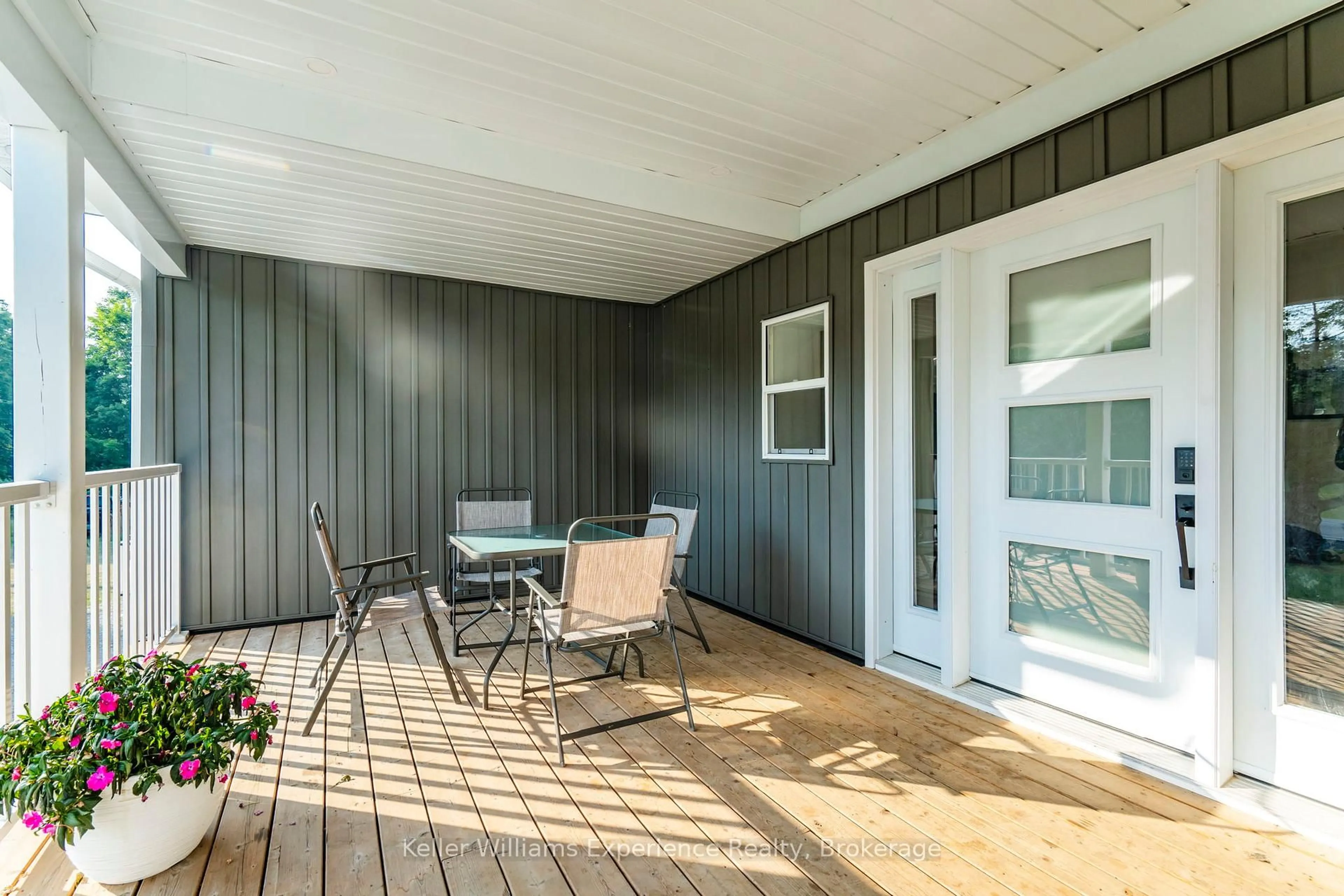 Patio, street for 2425 Old Fort Rd, Tay Ontario L4R 4K3
