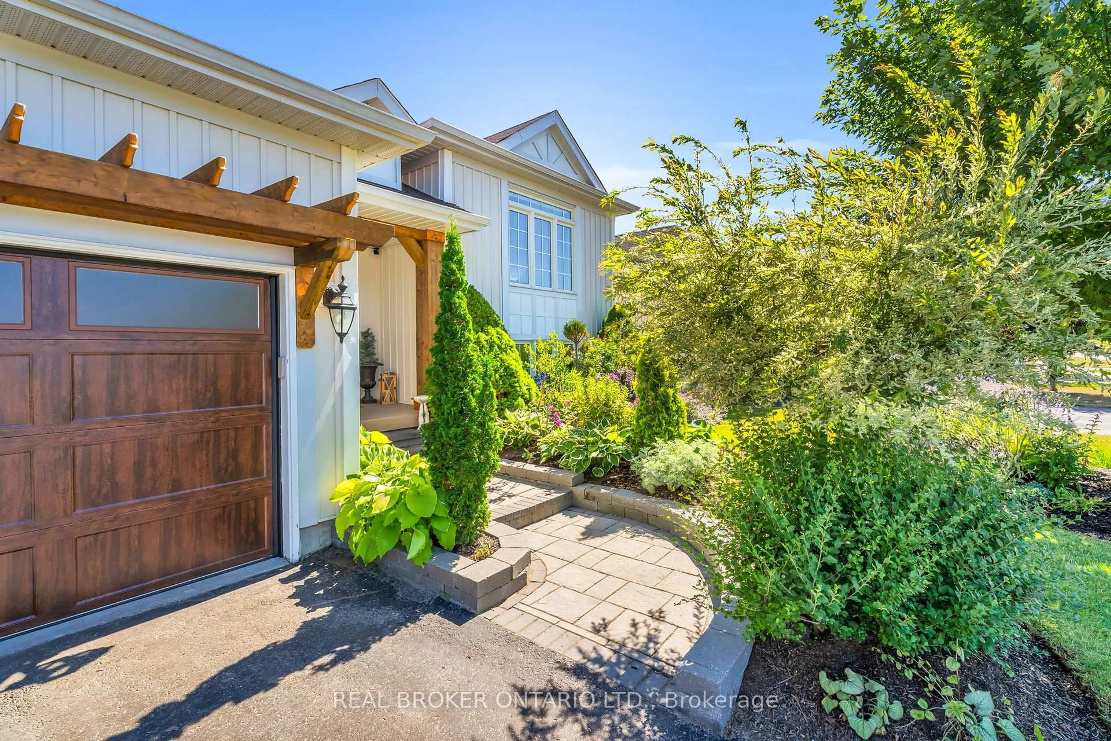 Unknown for 292 Regina St, Clearview Ontario L0M 1S0