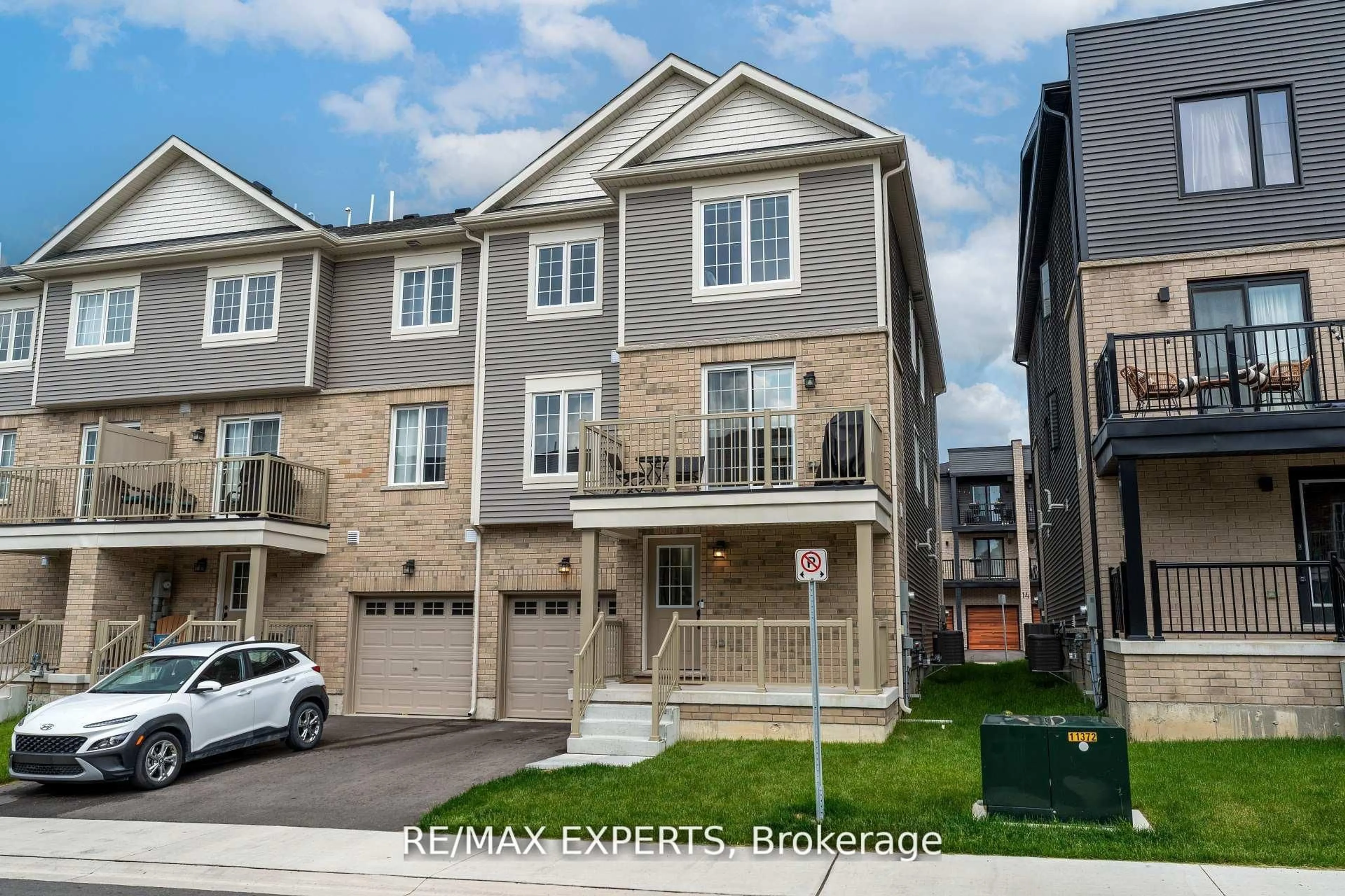Unknown for 16 Silo Mews, Barrie Ontario L9J 0V3