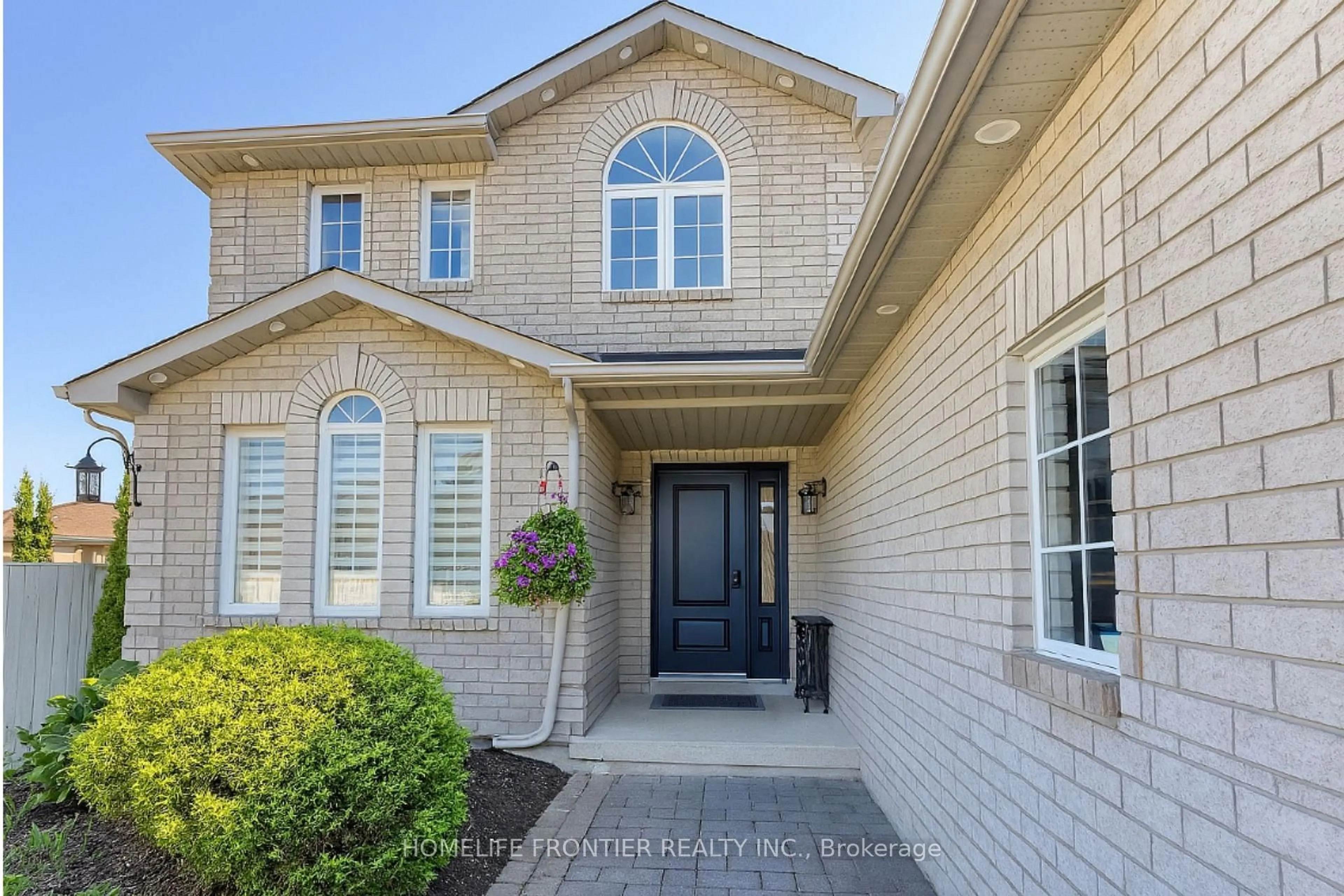 Home with brick exterior material, street for 41 White Elm Rd, Barrie Ontario L4N 0E5