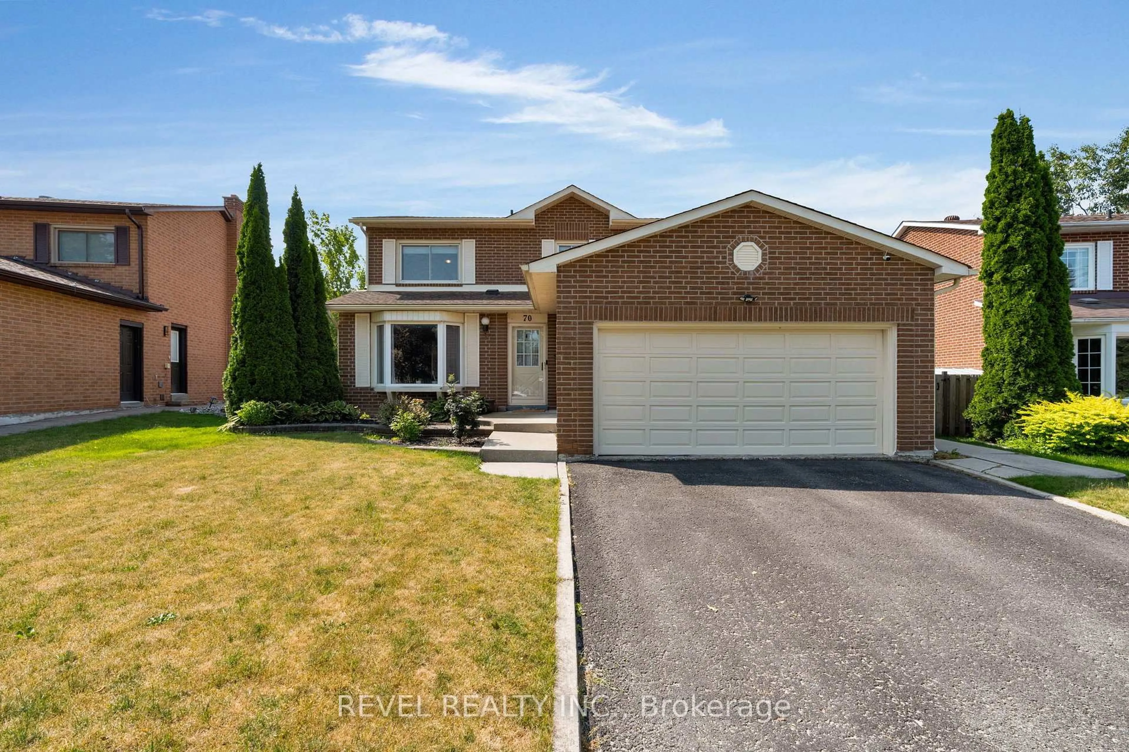Home with brick exterior material, street for 70 Lillian Cres, Barrie Ontario L4N 5H7