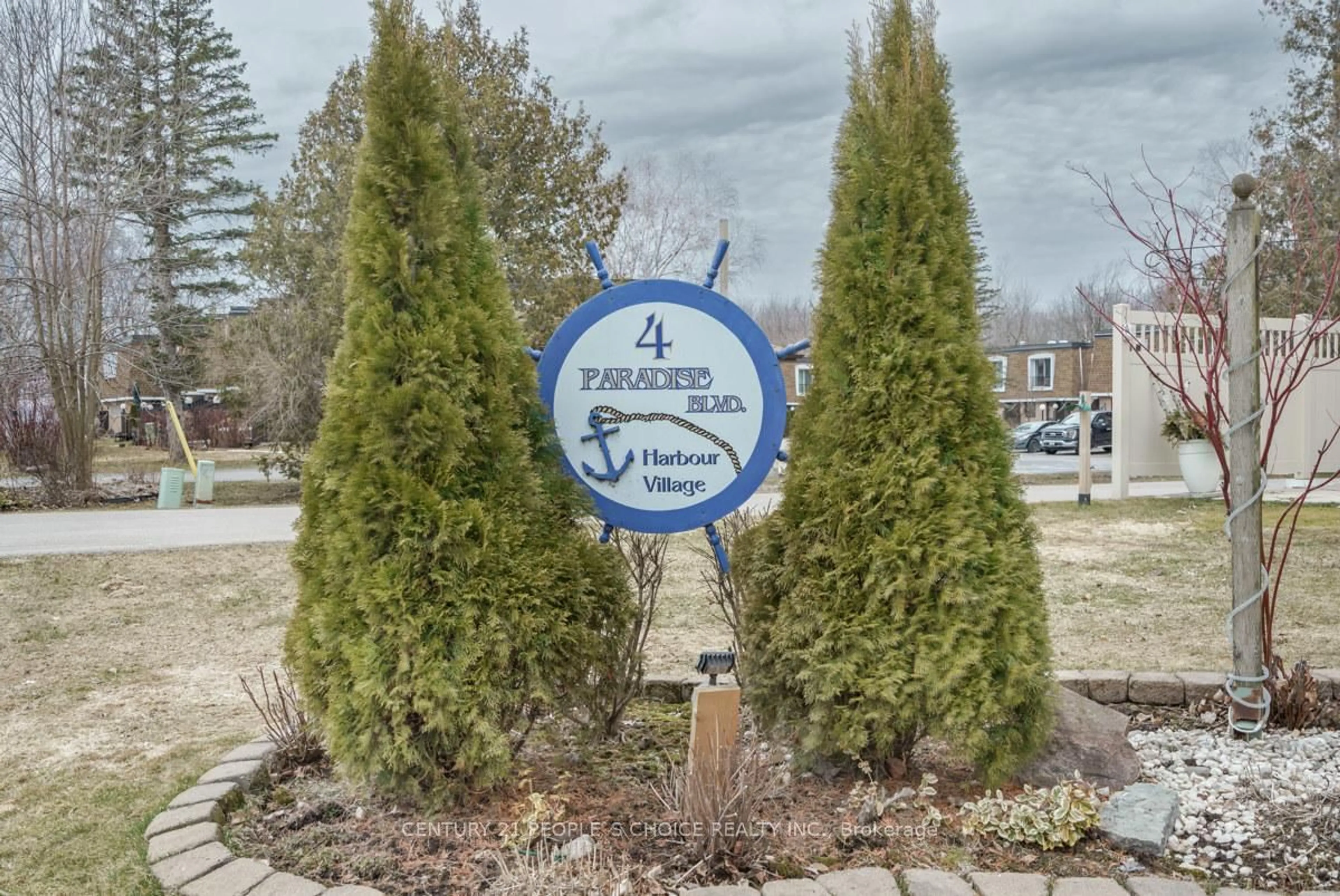 Indoor foyer for 4 Paradise Blvd #3, Ramara Ontario L0K 1B0