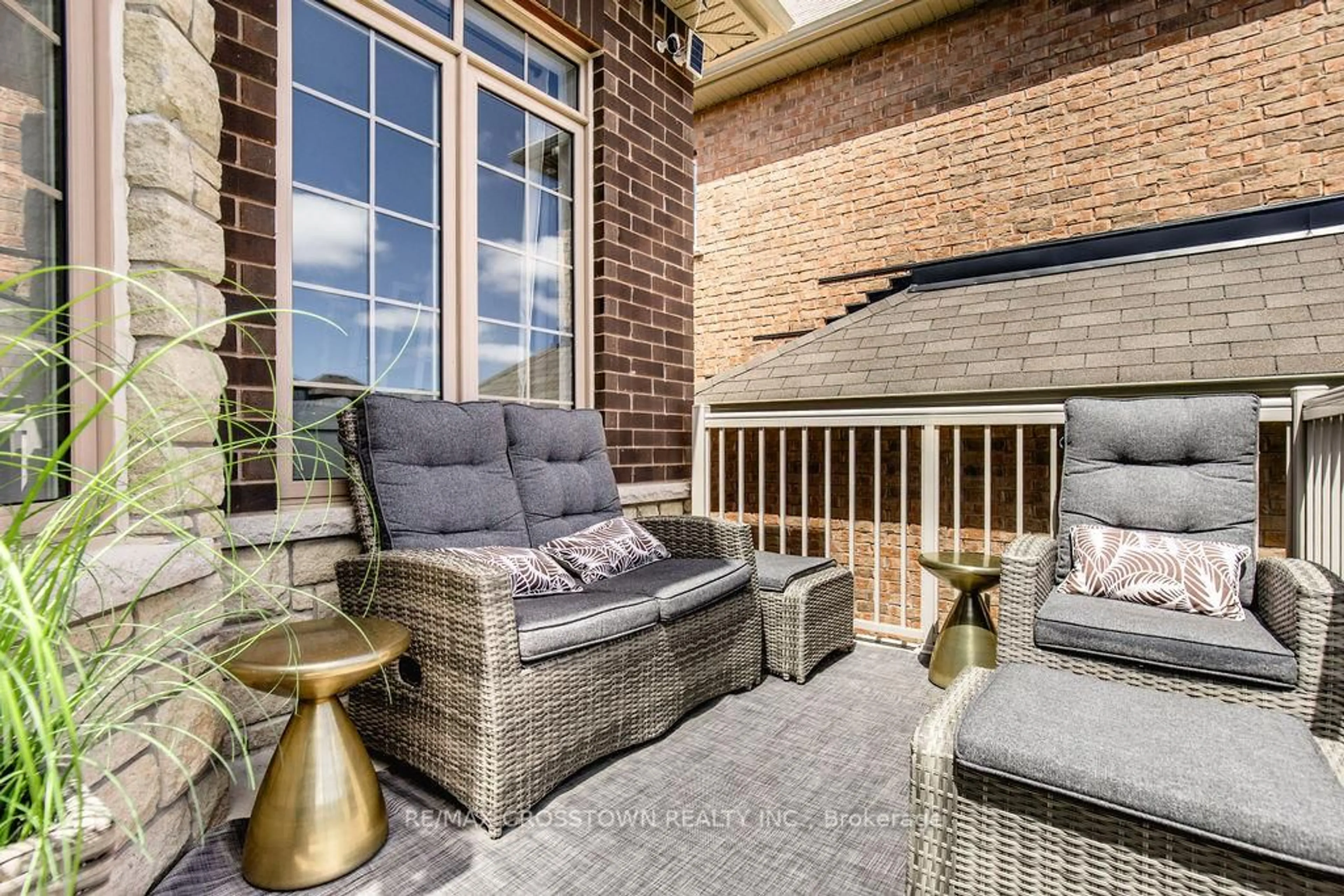 Patio, street for 27 Muirfield Dr, Barrie Ontario L4N 5S4