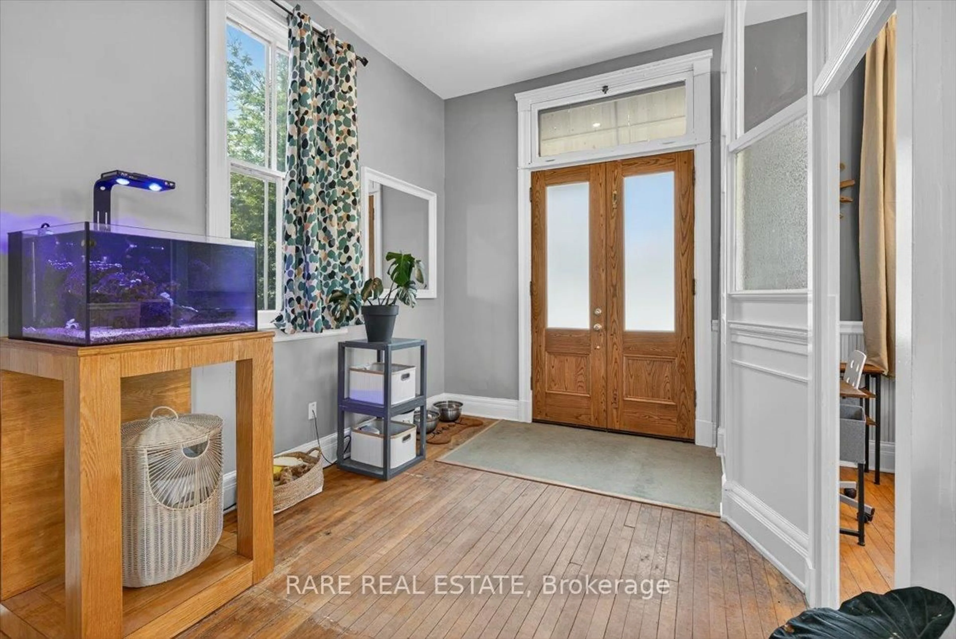 Indoor entryway for 5283 County Road 9 Rd, Clearview Ontario L0M 1N0