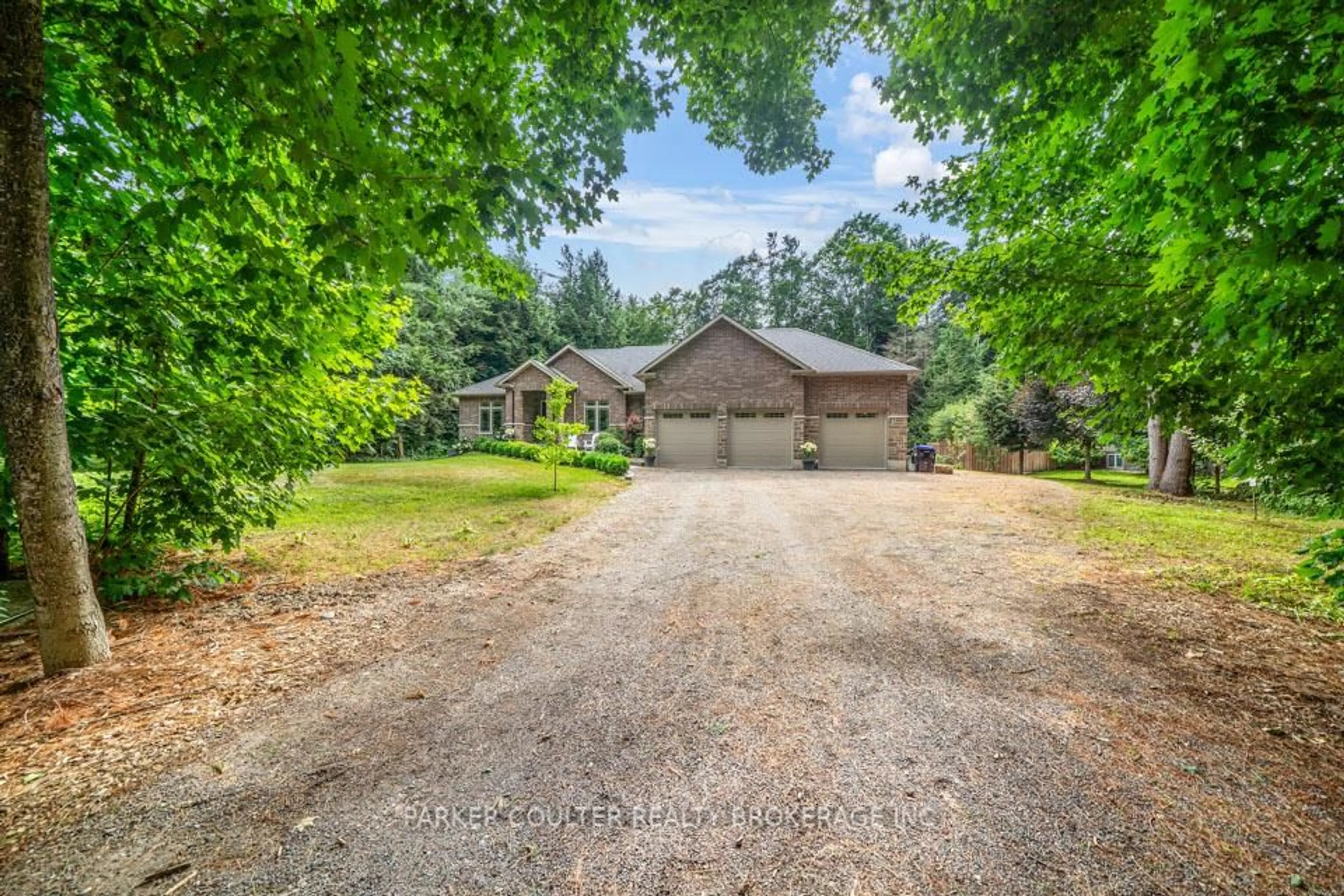 A pic from outside/outdoor area/front of a property/back of a property/a pic from drone, unknown for 20 Marni Lane, Springwater Ontario L0L 2K0