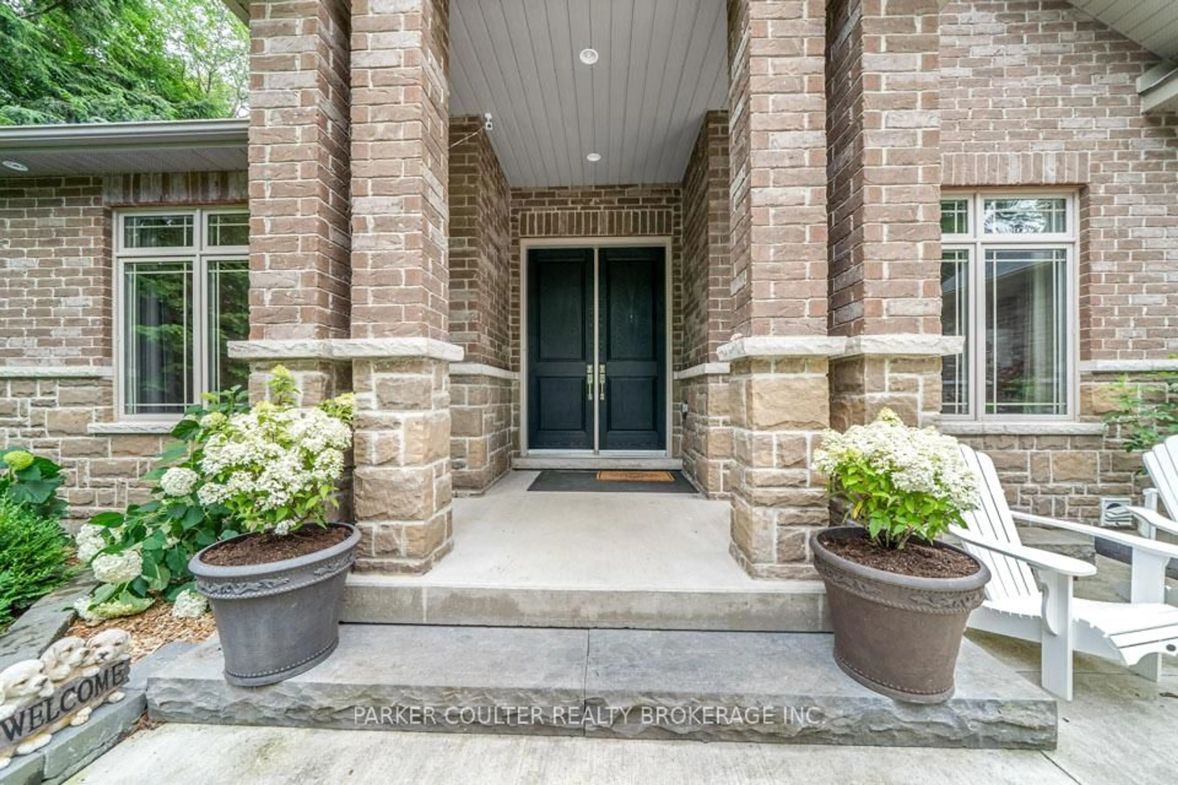 Indoor entryway for 20 Marni Lane, Springwater Ontario L0L 2K0